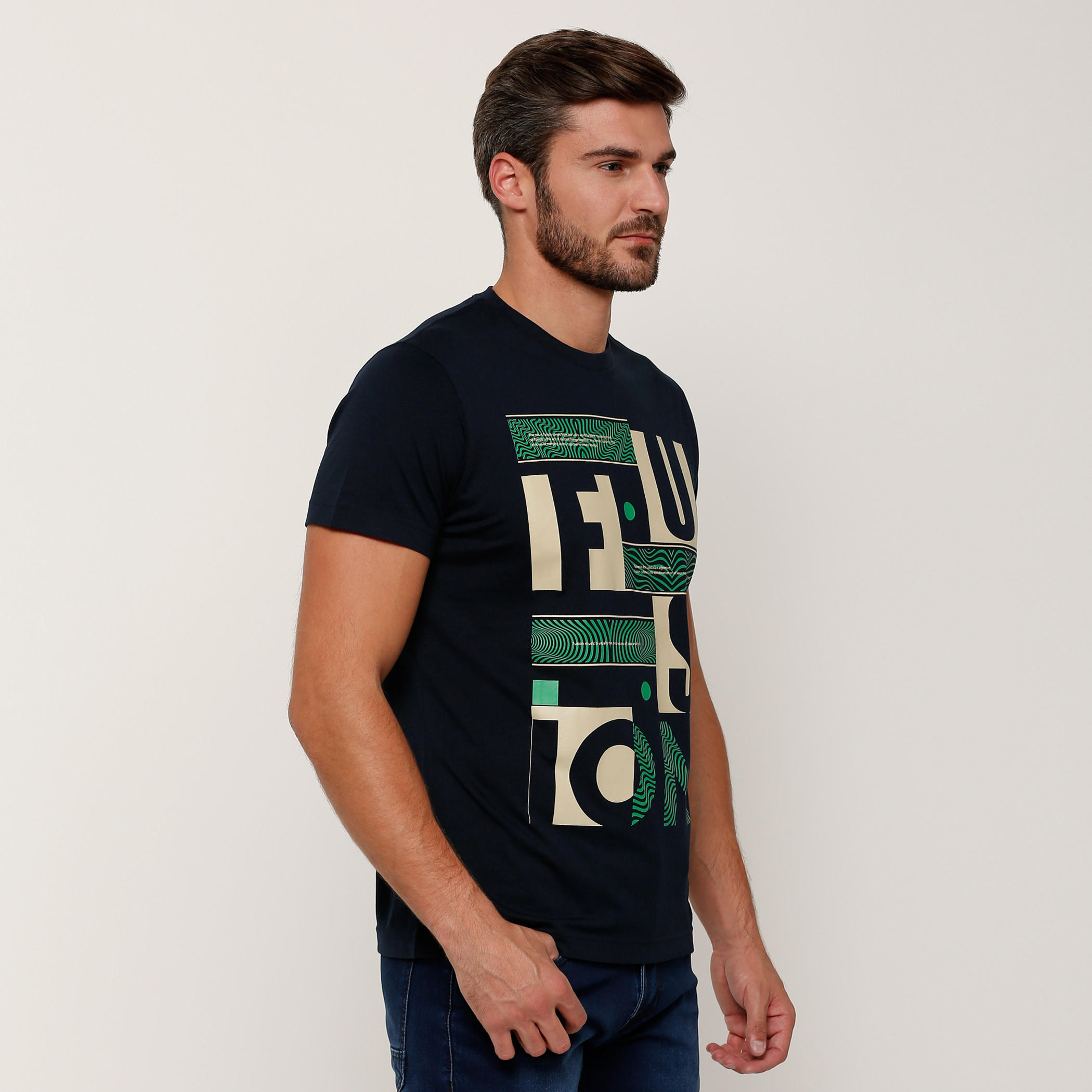 تيشيرت بطبعات وياقة مستديرة وأكمام قصيرة-men-clothing-tshirtsandpolos-tshirts-image-3