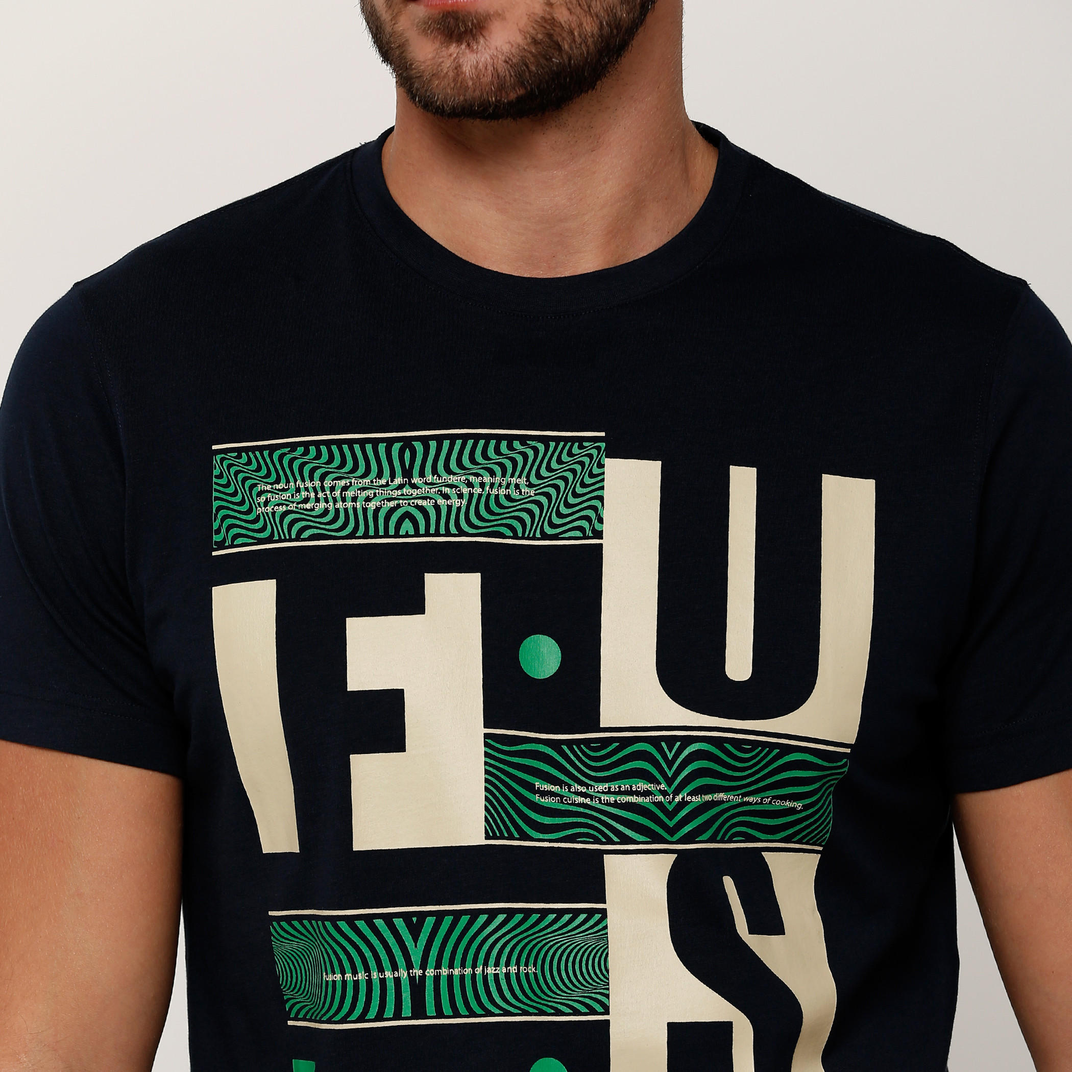 تيشيرت بطبعات وياقة مستديرة وأكمام قصيرة-men-clothing-tshirtsandpolos-tshirts-image-4
