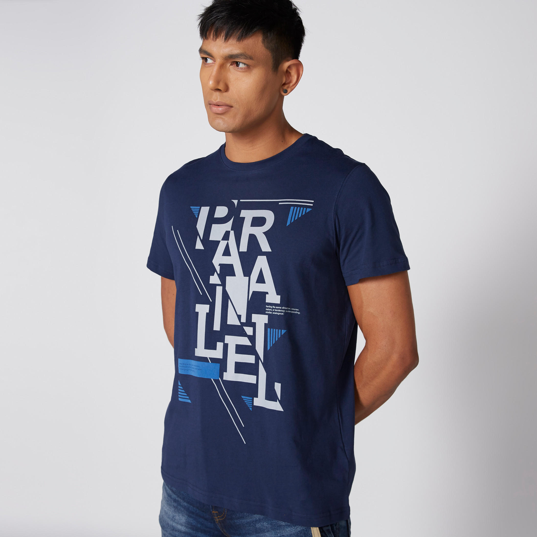 تيشيرت بطبعات وياقة مستديرة وأكمام قصيرة-men-clothing-tshirtsandpolos-tshirts-image-1