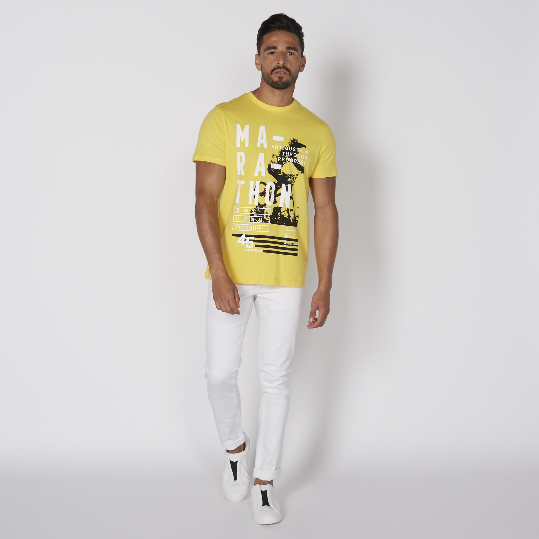 تيشيرت بياقة مستديرة وأكمام قصيرة مع طبعات-men-clothing-tshirtsandpolos-tshirts-image-2