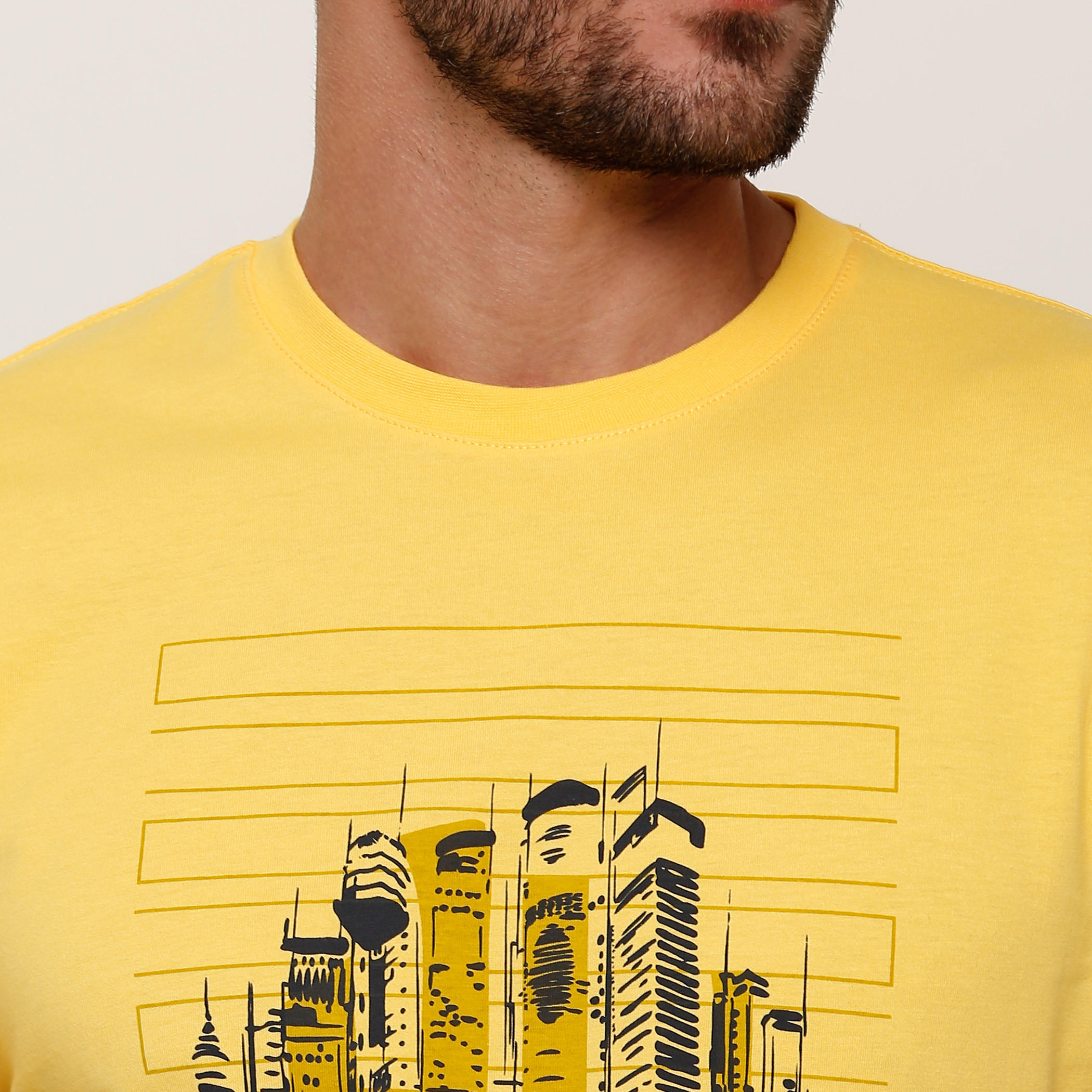 تيشيرت بطبعات وياقة مستديرة وأكمام قصيرة-men-clothing-tshirtsandpolos-tshirts-image-4