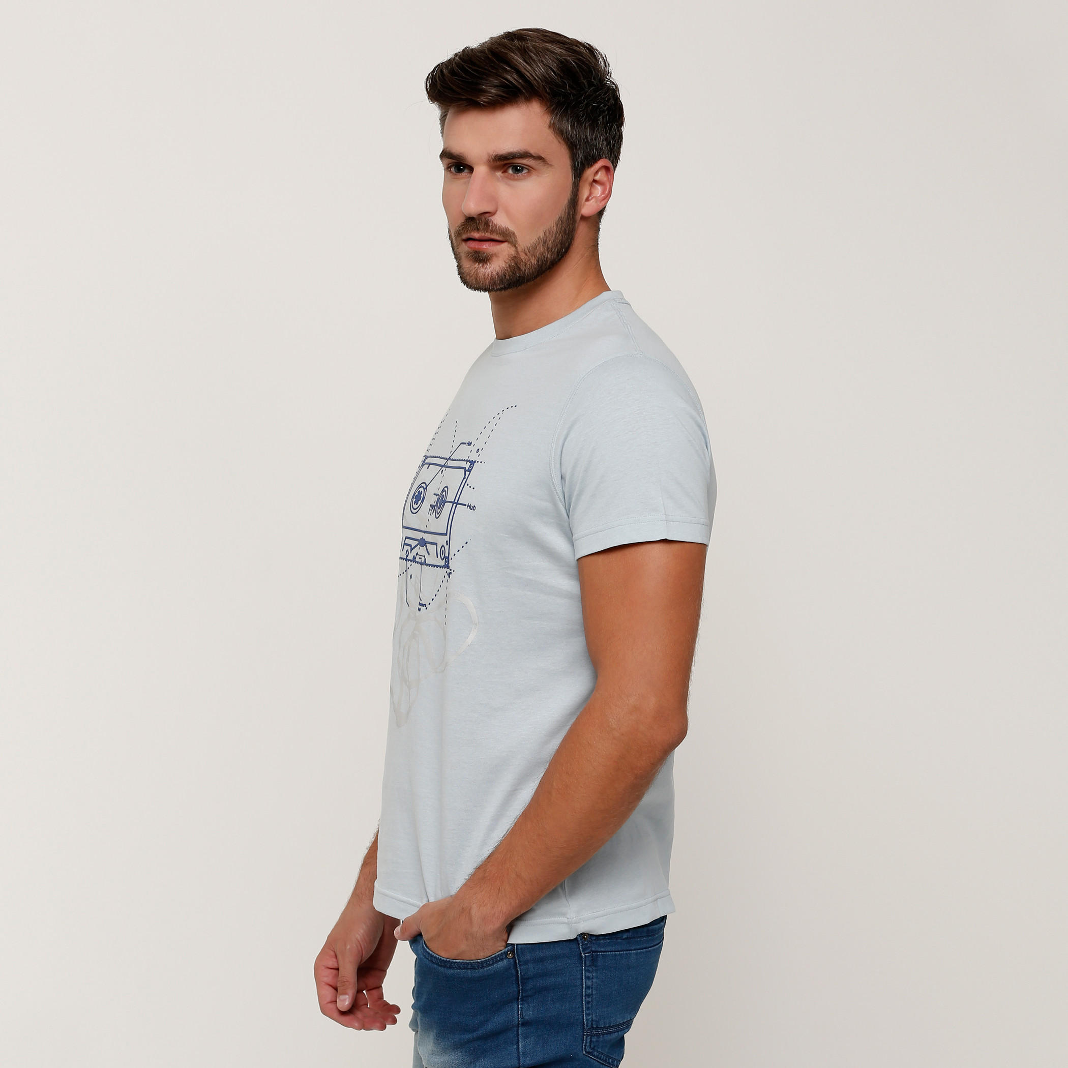 تيشيرت بطبعات وياقة مستديرة وأكمام قصيرة-men-clothing-tshirtsandpolos-tshirts-image-3