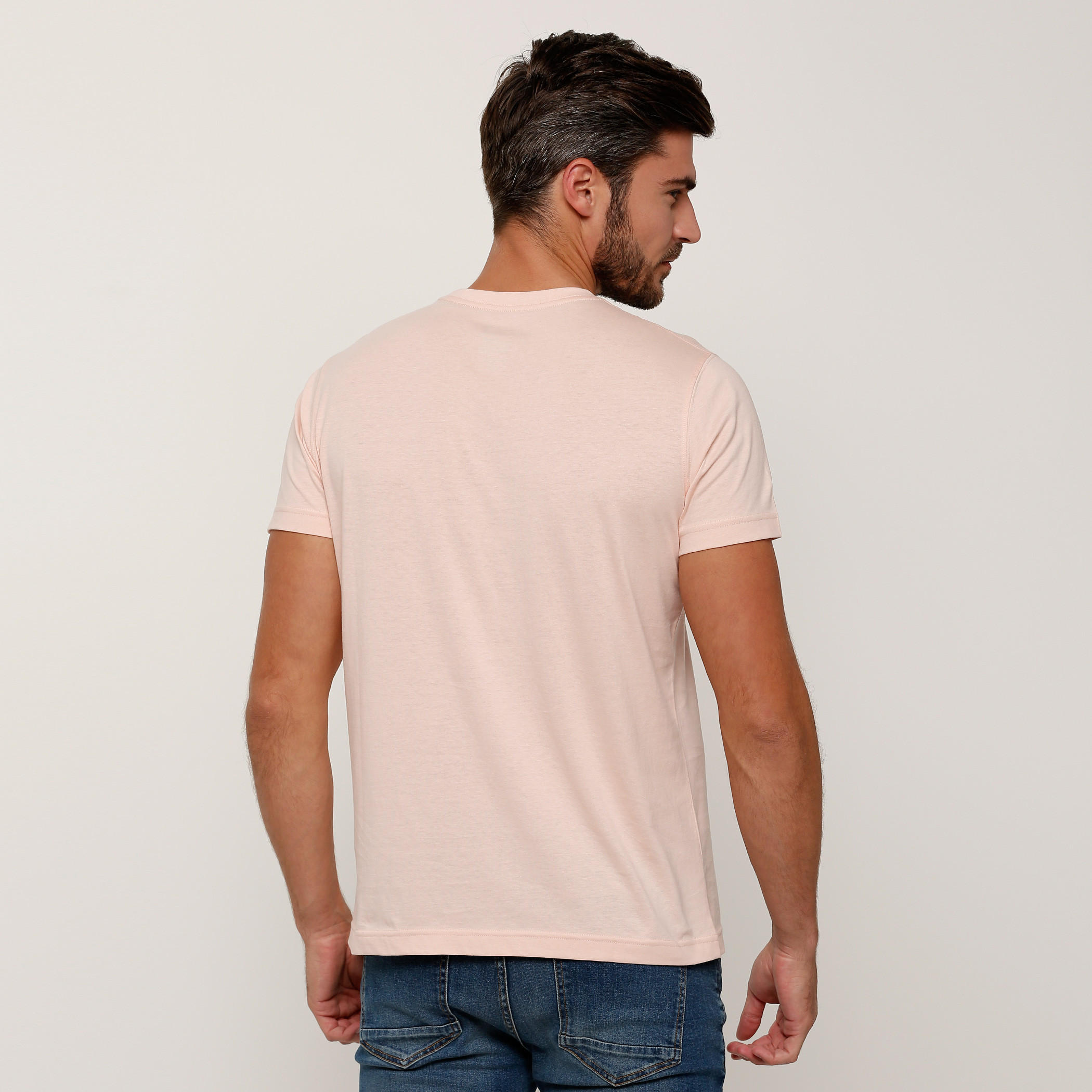 تيشيرت بطبعات وياقة مستديرة وأكمام قصيرة-men-clothing-tshirtsandpolos-tshirts-image-2