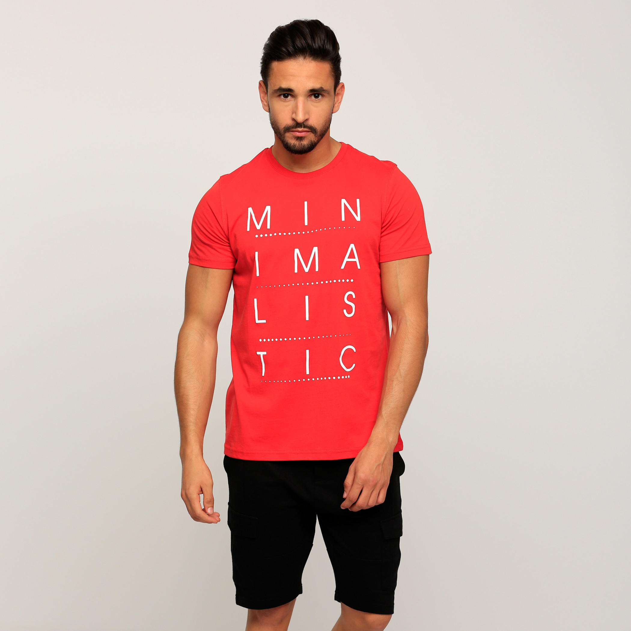تيشيرت بأكمام قصيرة وياقة ضيّقة وطبعات-men-clothing-tshirtsandpolos-tshirts-image-1