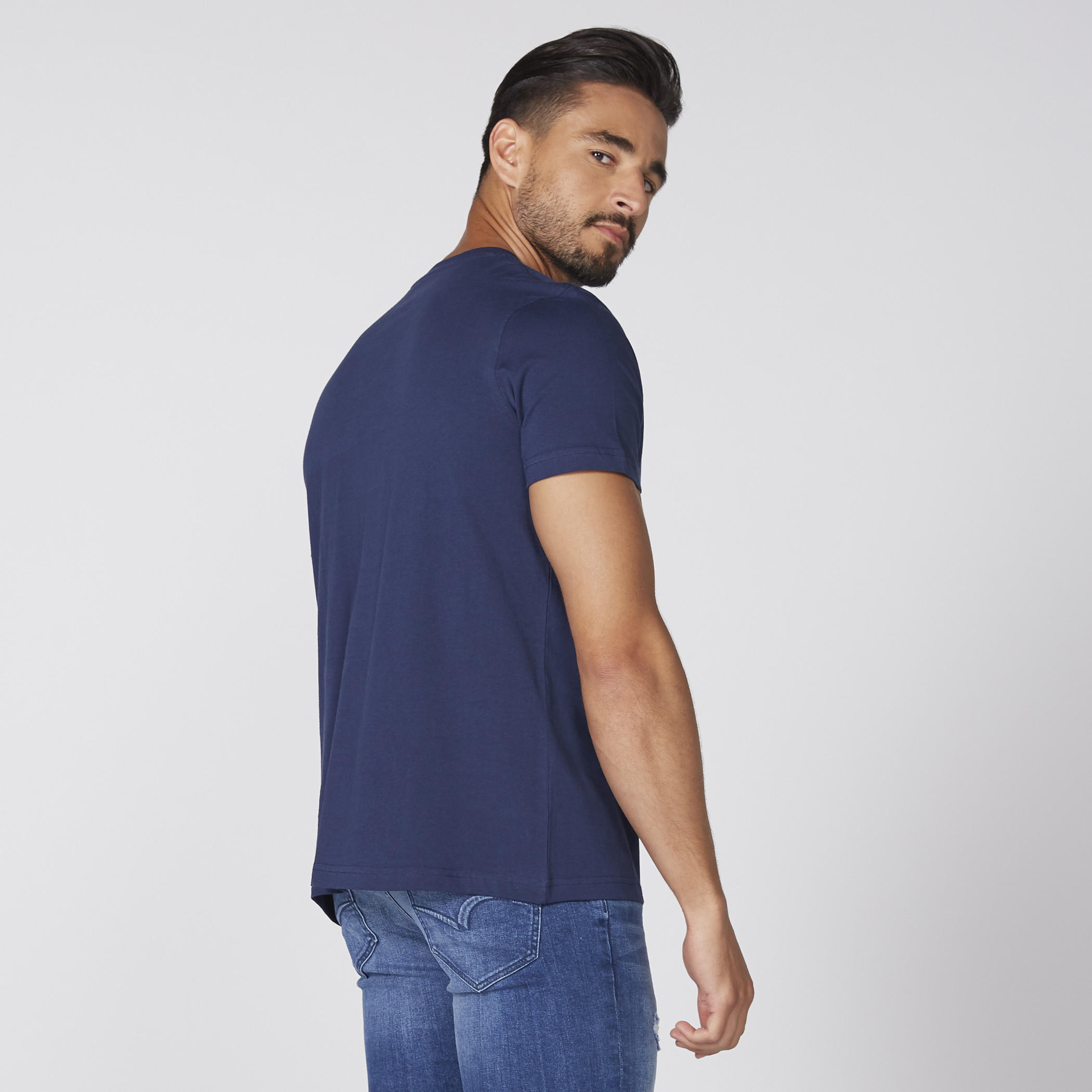 تيشيرت بياقة مستديرة وأكمام قصيرة مع طبعات-men-clothing-tshirtsandpolos-tshirts-image-4