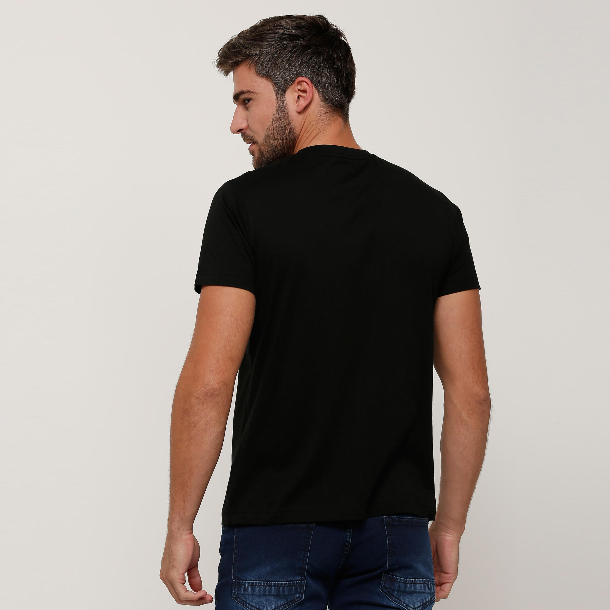 تيشيرت بطبعات وياقة مستديرة وأكمام قصيرة-men-clothing-tshirtsandpolos-tshirts-image-2