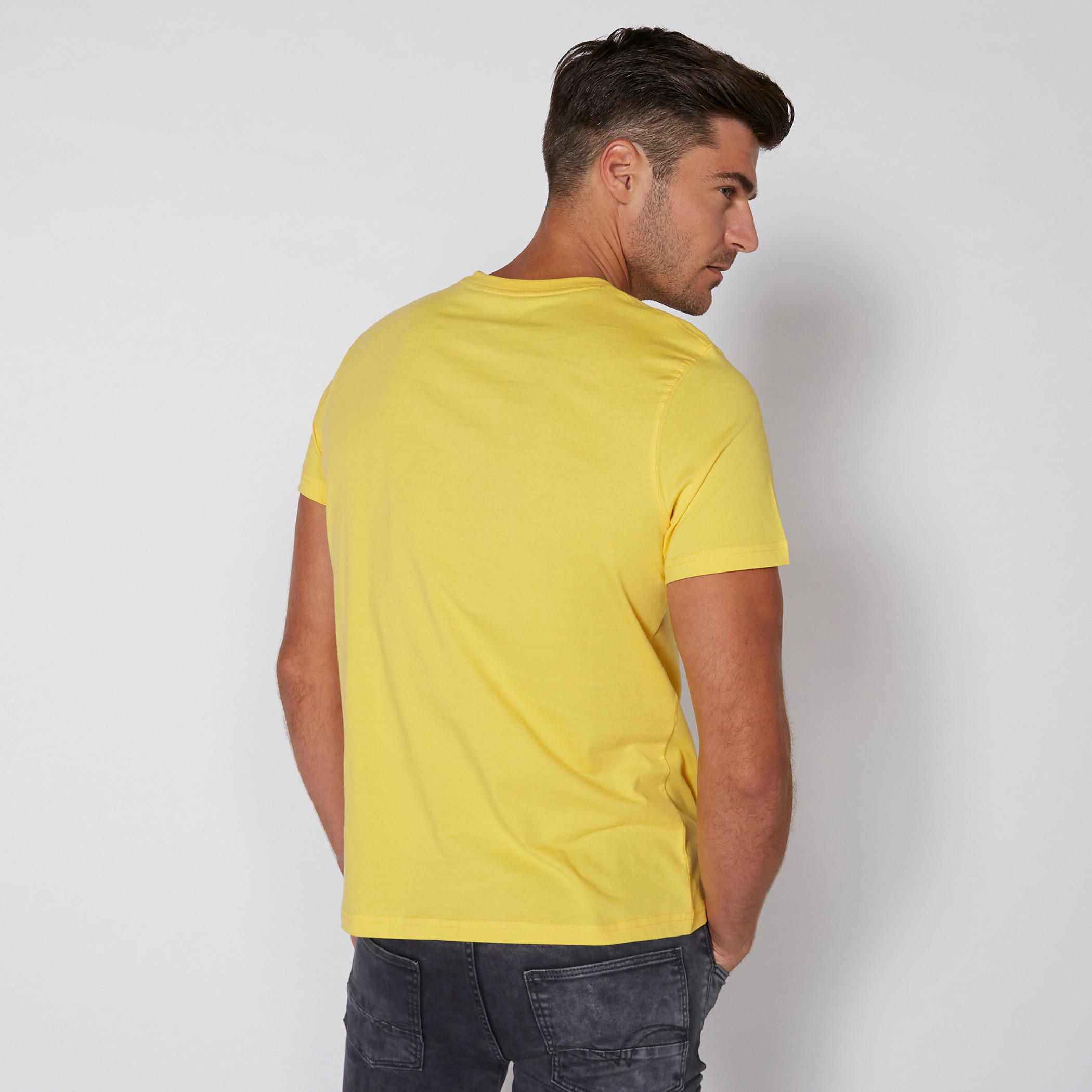 تيشيرت بياقة مستديرة وأكمام قصيرة مع طبعات-men-clothing-tshirtsandpolos-tshirts-image-4
