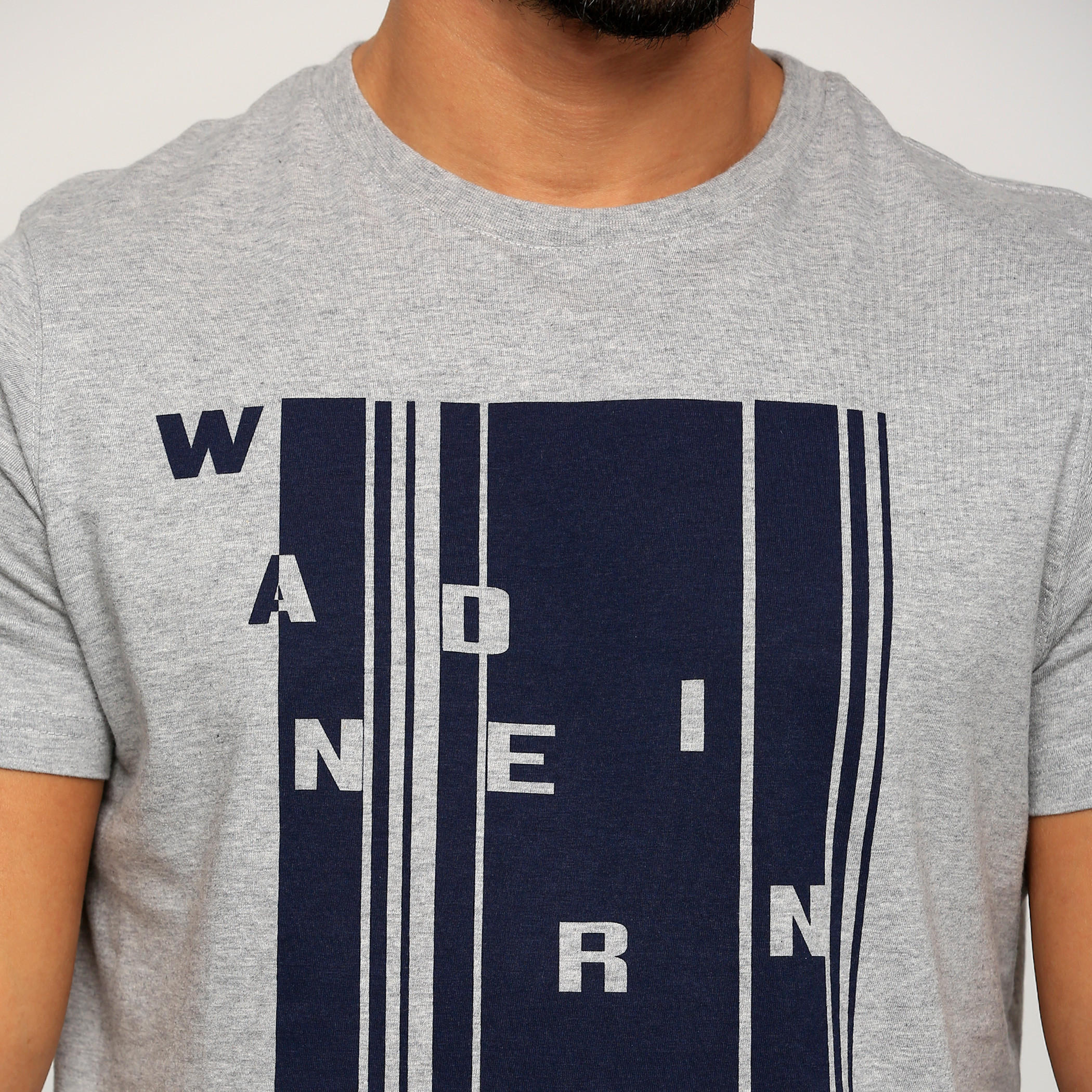 تيشيرت بأكمام قصيرة وياقة ضيّقة وطبعات-men-clothing-tshirtsandpolos-tshirts-image-4
