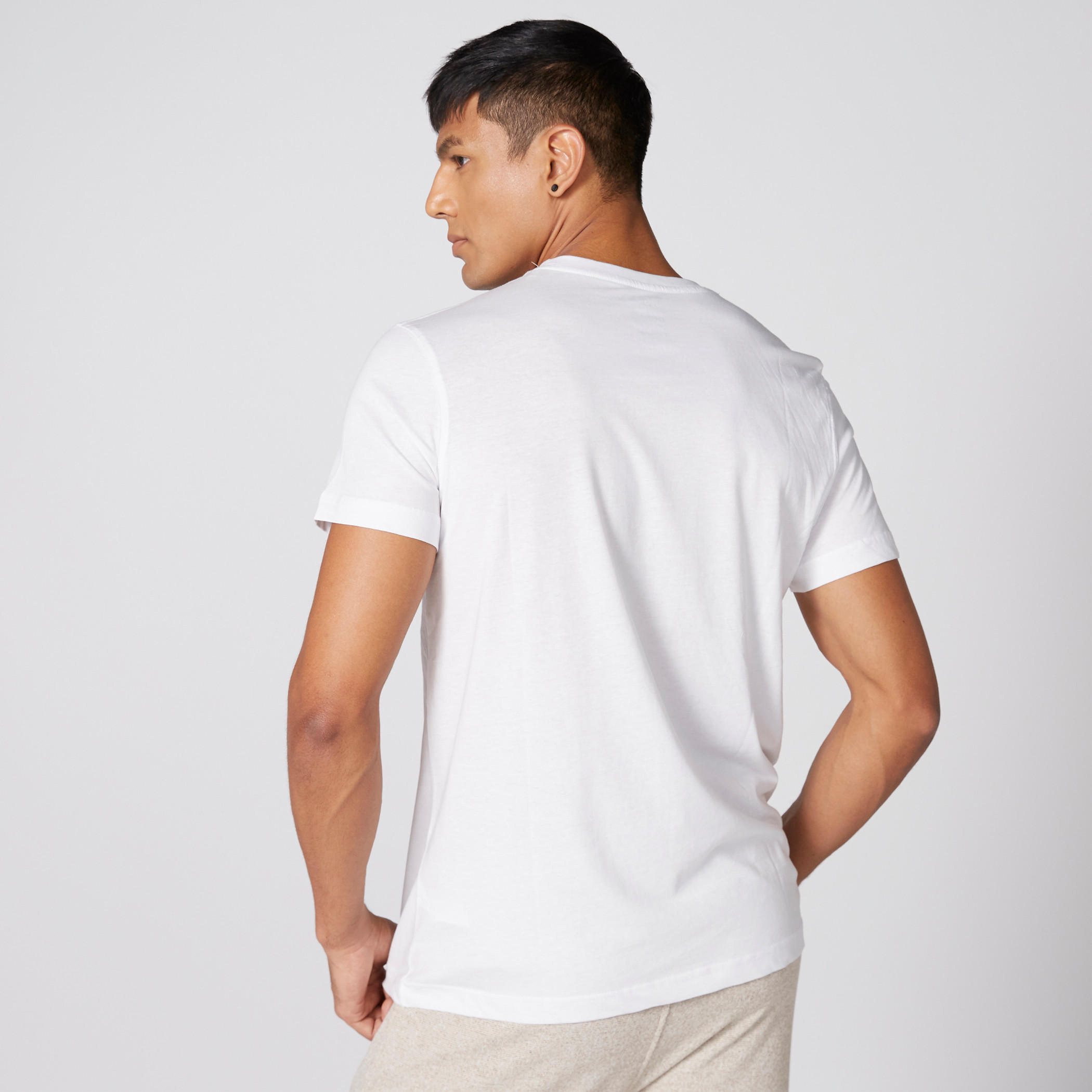 تيشيرت بطبعات وياقة مستديرة وأكمام قصيرة-men-clothing-tshirtsandpolos-tshirts-image-2
