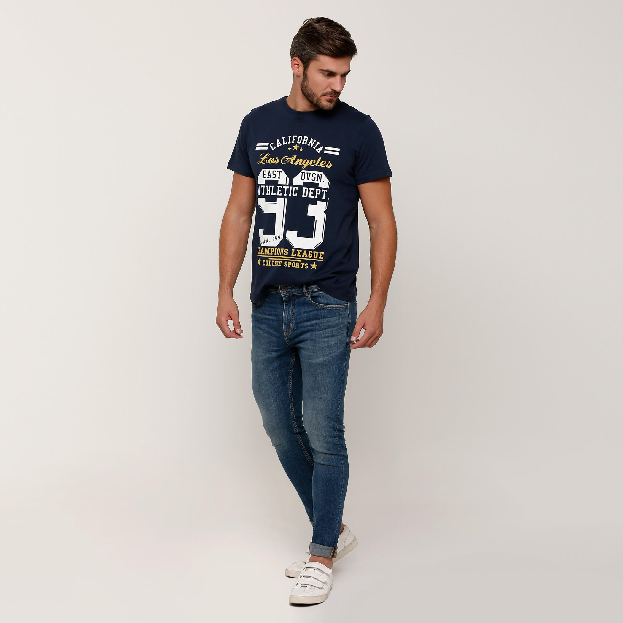 تيشيرت بطبعات وياقة مستديرة وأكمام قصيرة-men-clothing-tshirtsandpolos-tshirts-image-5
