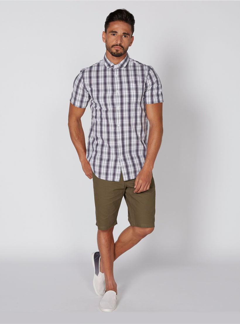 قميص كاروهات بأكمام قصيرة وأزرار-men-clothing-shirts-image-3
