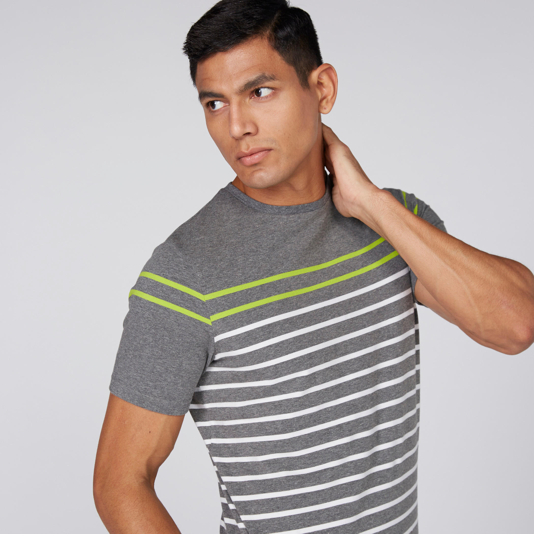 تيشيرت مقلّم بأكمام قصيرة-men-clothing-tshirtsandpolos-tshirts-image-1
