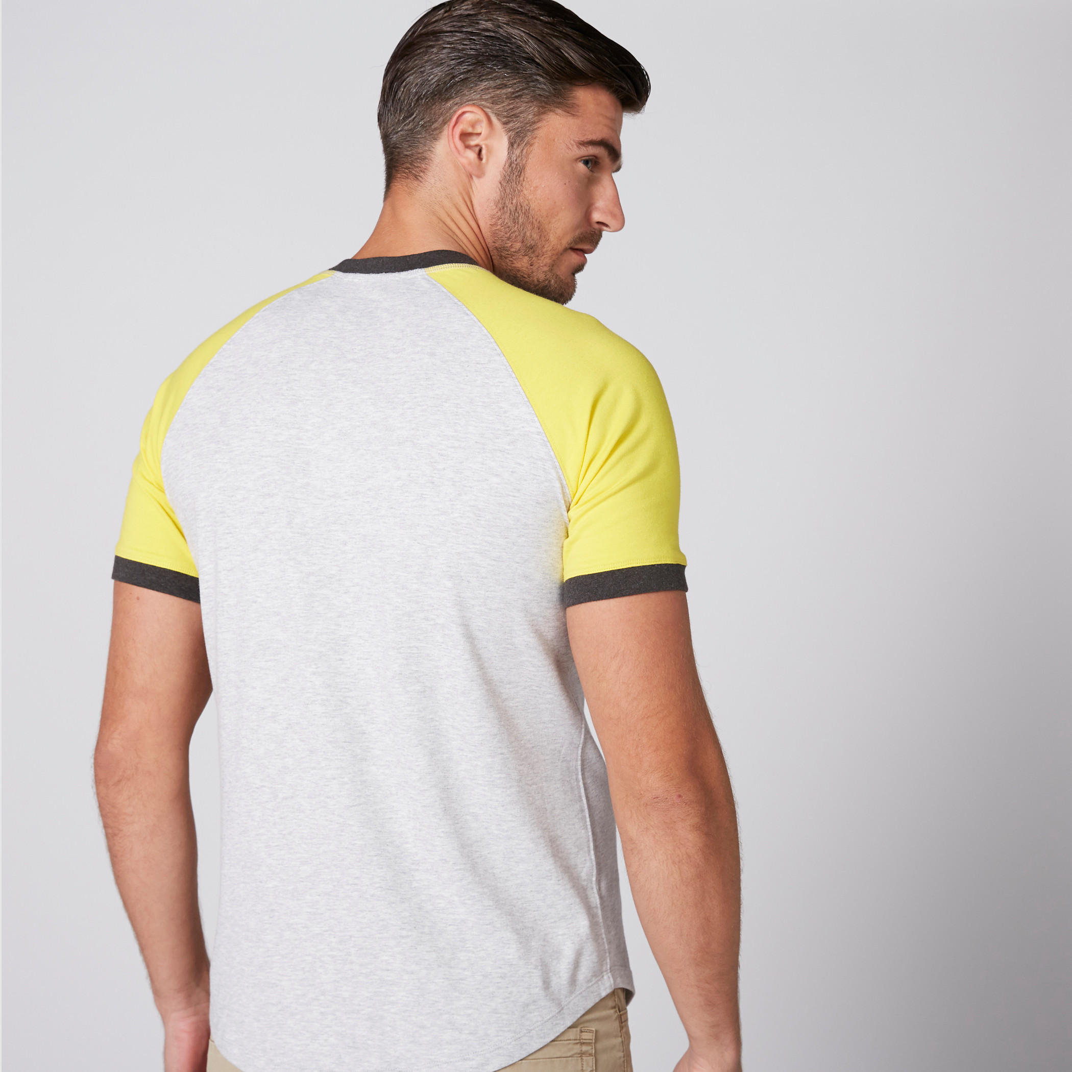 تيشيرت ياقة هينلي وأكمام مغايرة-men-clothing-tshirtsandpolos-tshirts-image-2