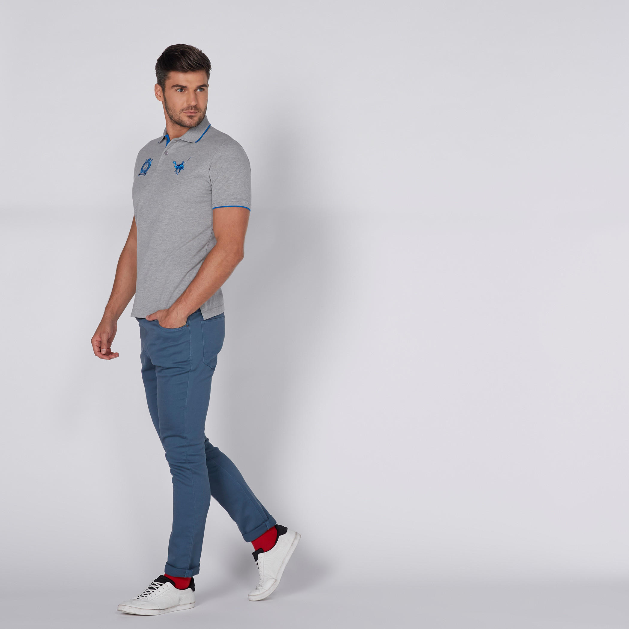 تيشيرت مطرّز بياقة بولو وأكمام قصيرة-men-clothing-tshirtsandpolos-polos-image-1