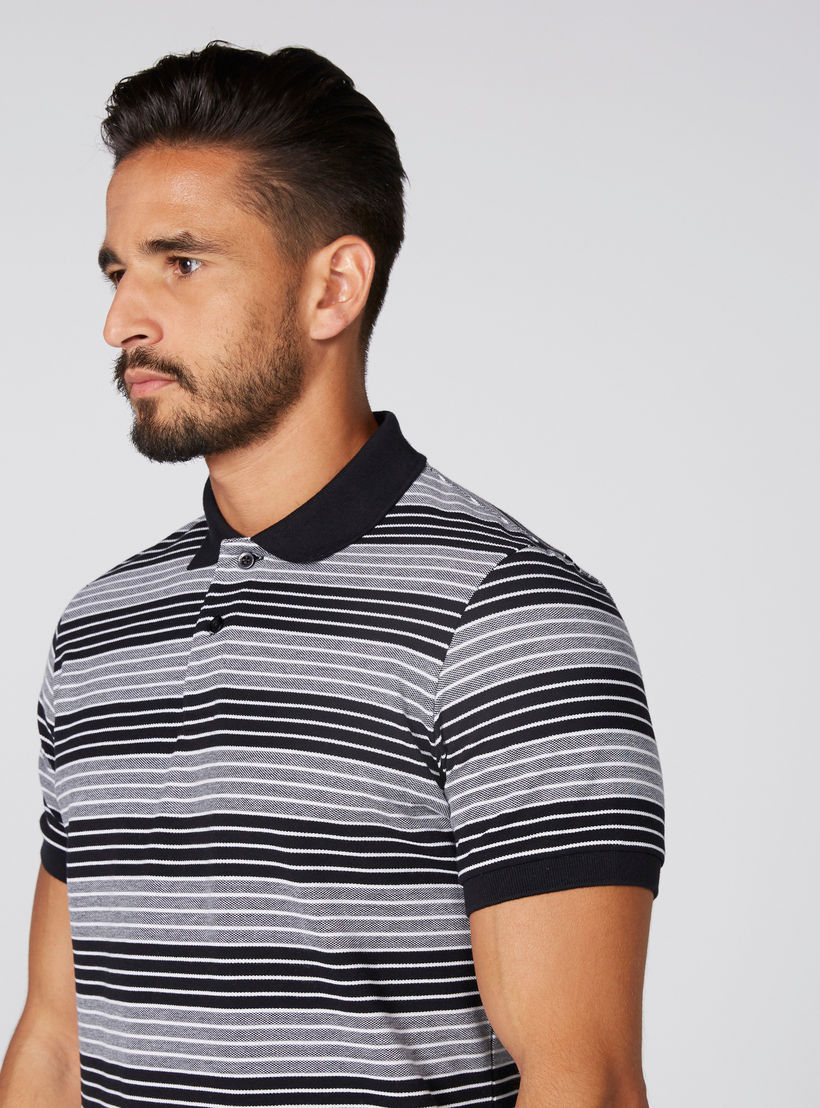 تيشيرت مقلّم بياقة بولو وأكمام قصيرة-men-clothing-tshirtsandpolos-tshirts-image-1