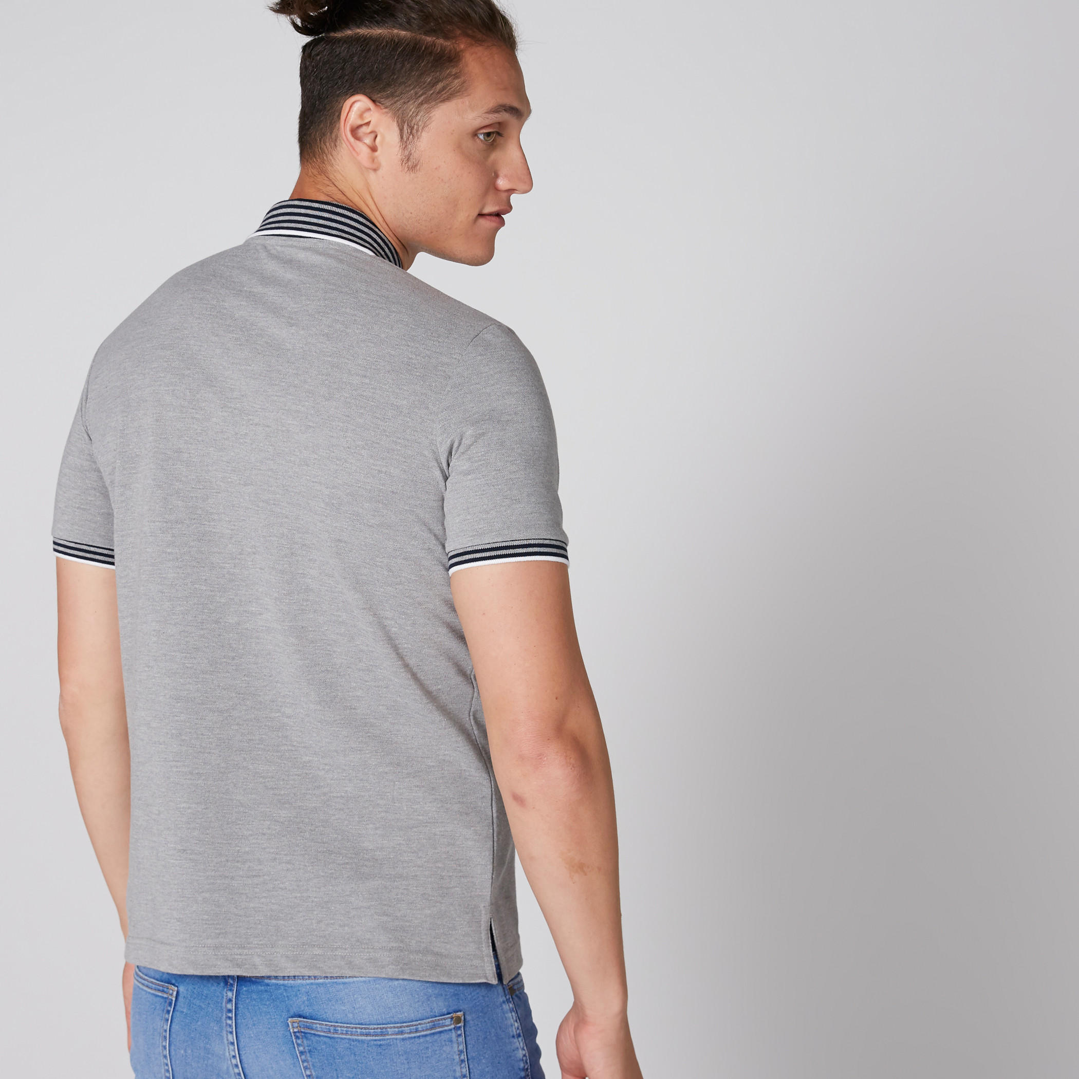 تيشيرت مطرّز بياقة بولو مقّلمة وأكمام قصيرة-men-clothing-tshirtsandpolos-polos-image-2