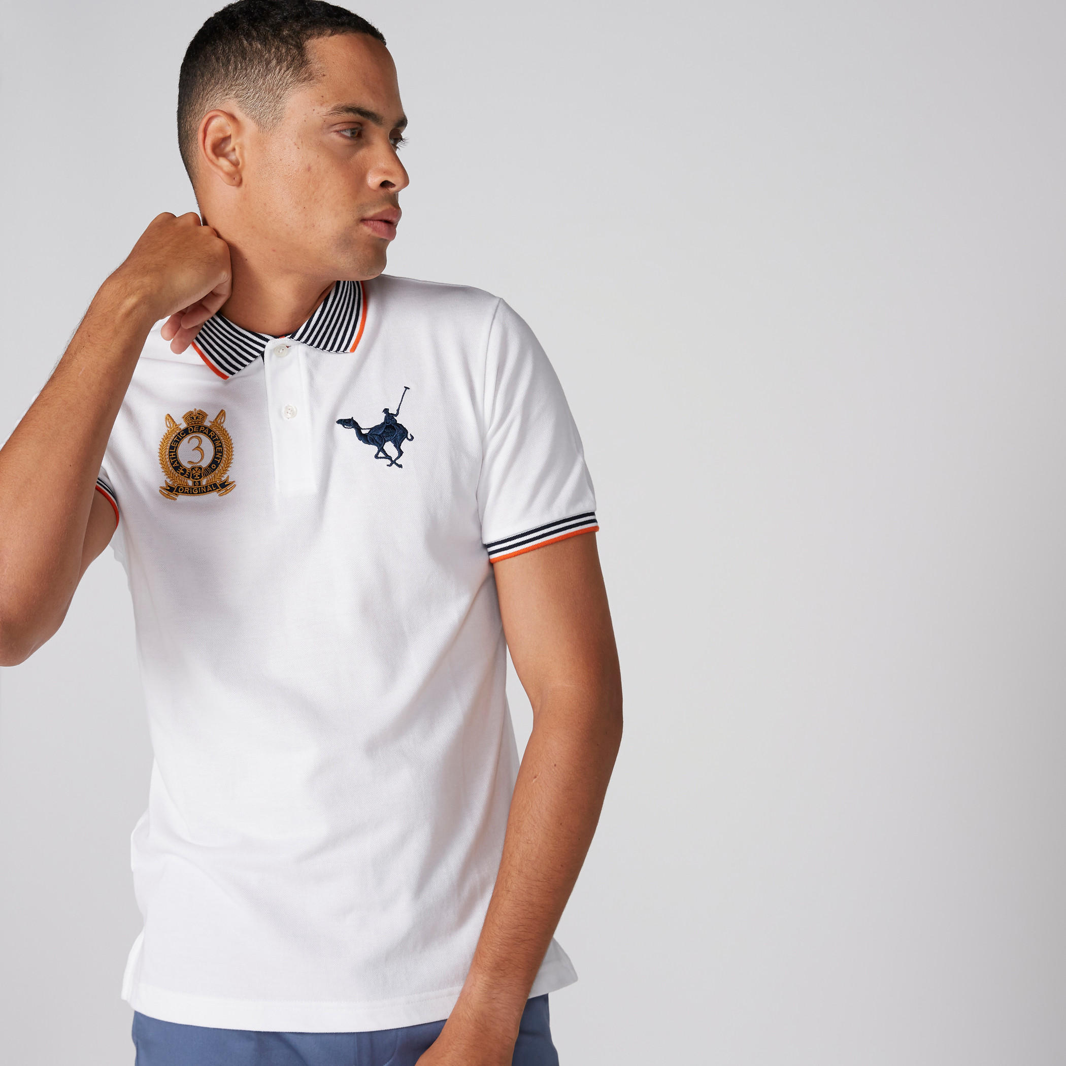 تيشيرت مطرّز بياقة بولو وأكمام قصيرة-men-clothing-tshirtsandpolos-polos-image-4