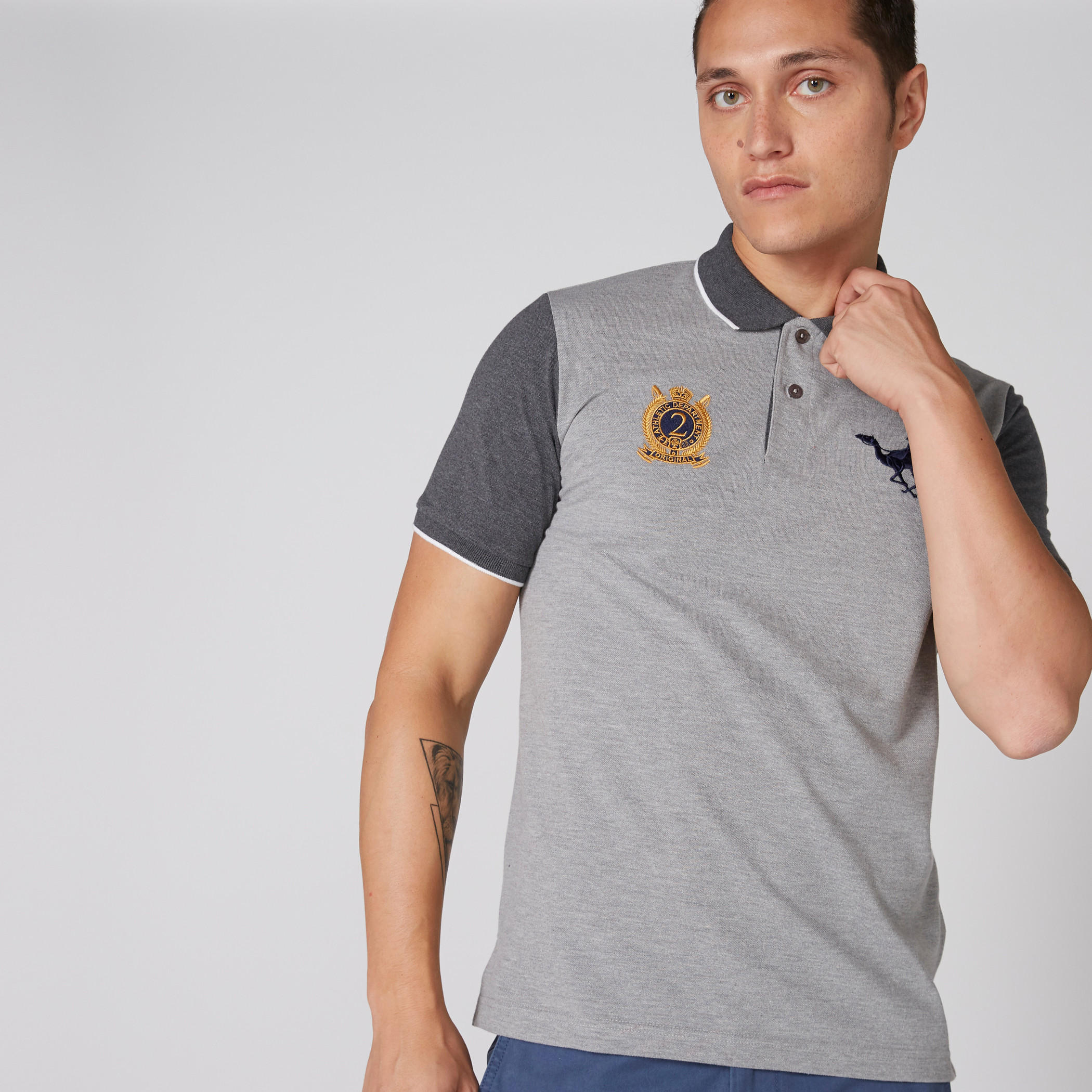 تيشيرت مطرّز بياقة بولو وأكمام قصيرة-men-clothing-tshirtsandpolos-polos-image-1