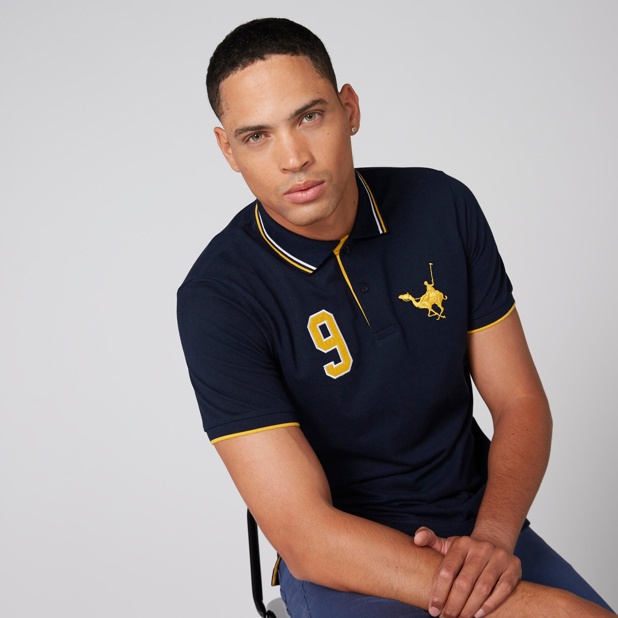تيشيرت مطرّز بياقة بولو وأكمام قصيرة-men-clothing-tshirtsandpolos-polos-image-3