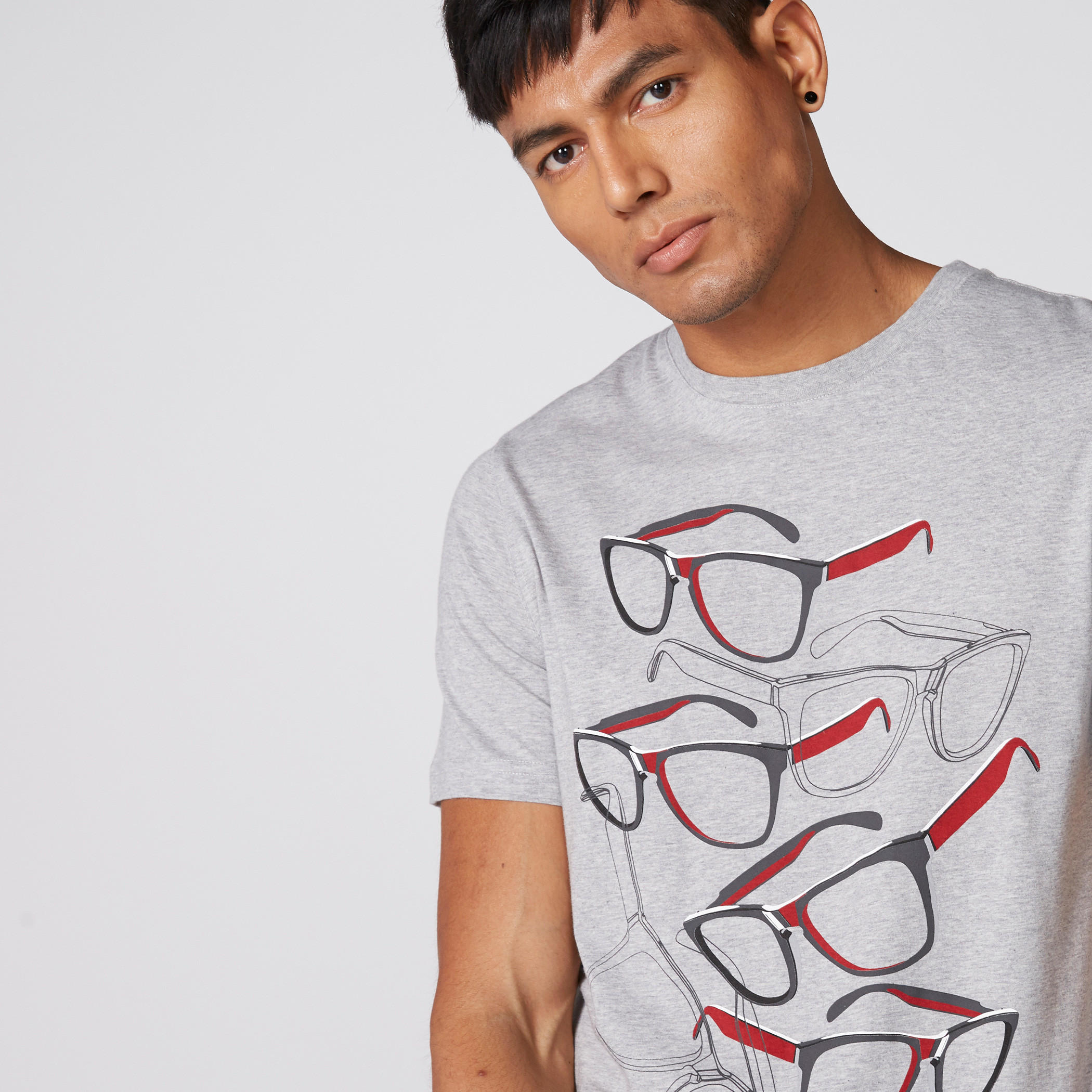 تيشيرت بياقة مستديرة وأكمام قصيرة وطبعات-men-clothing-tshirtsandpolos-tshirts-image-1