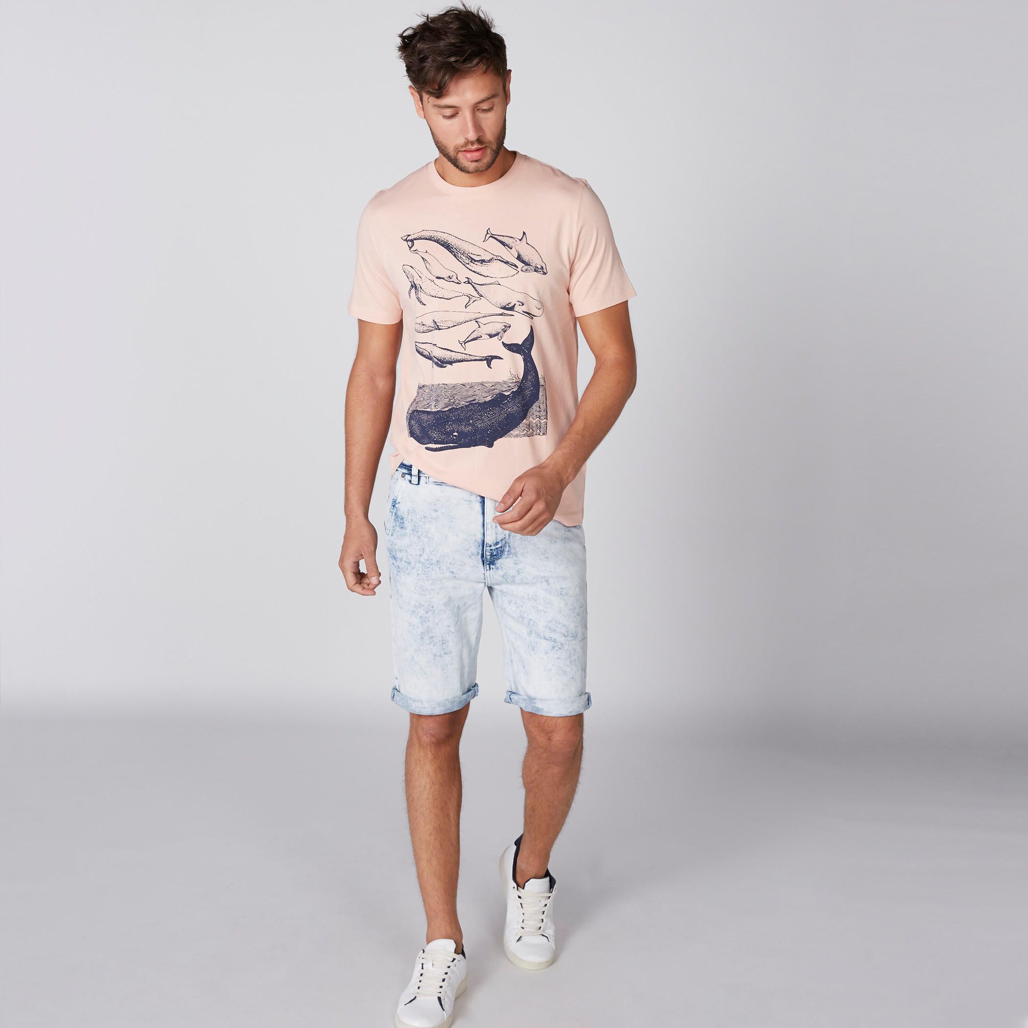 تيشيرت بياقة مستديرة وأكمام قصيرة وطبعات-men-clothing-tshirtsandpolos-tshirts-image-1