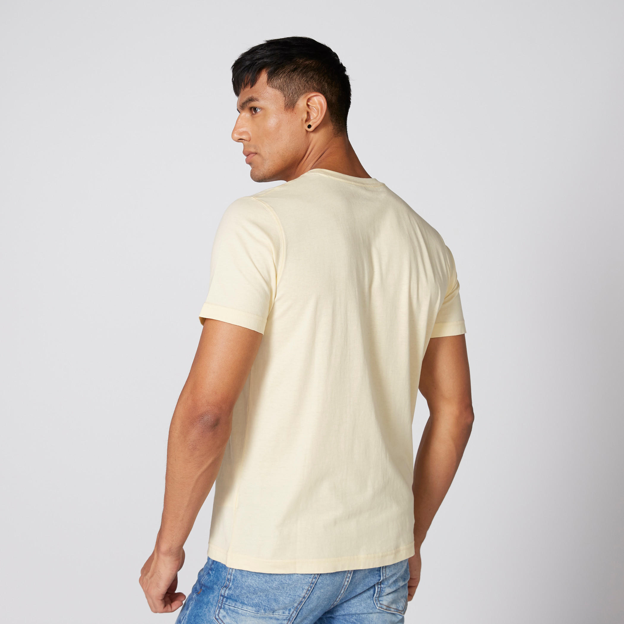 تيشيرت بياقة مستديرة وأكمام قصيرة وطبعات-men-clothing-tshirtsandpolos-tshirts-image-2