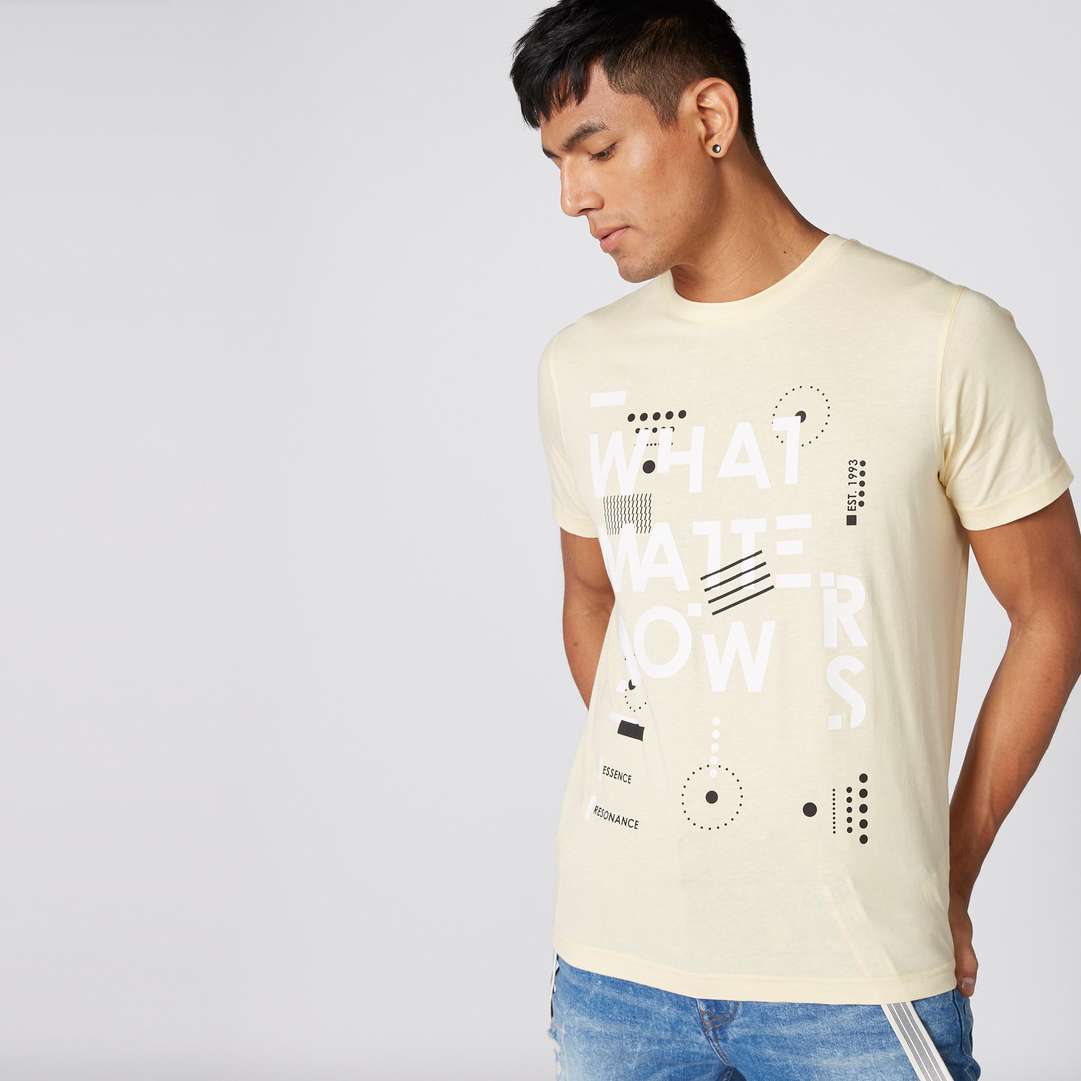 تيشيرت بياقة مستديرة وأكمام قصيرة وطبعات-men-clothing-tshirtsandpolos-tshirts-image-3