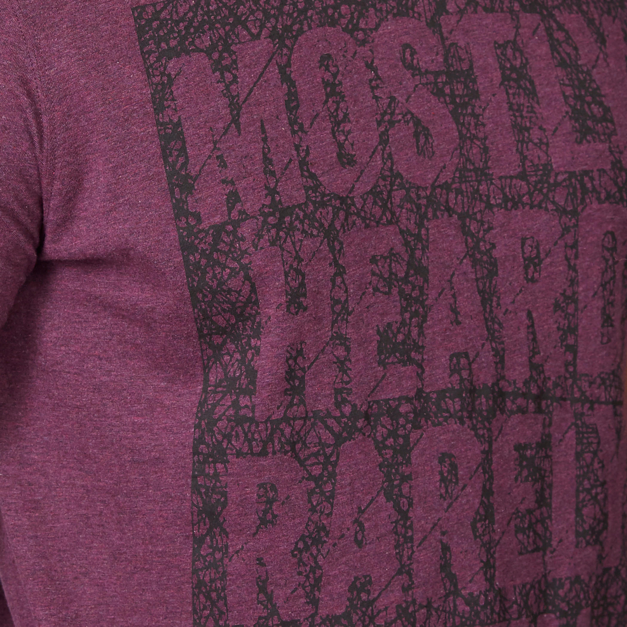 تيشيرت بأكمام قصيرة وياقة ضيّقة وطبعات-men-clothing-tshirtsandpolos-tshirts-image-3