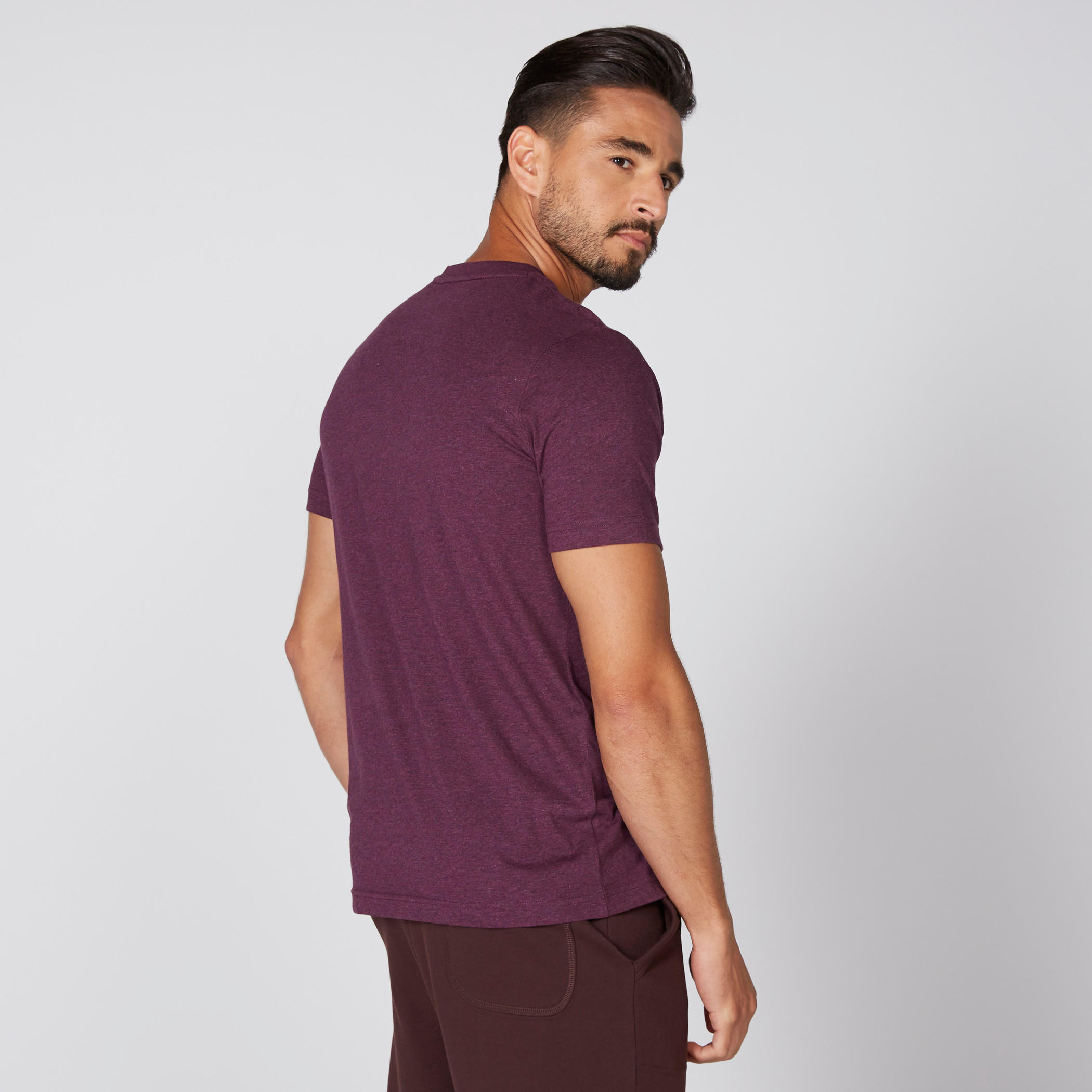 تيشيرت بأكمام قصيرة وياقة ضيّقة وطبعات-men-clothing-tshirtsandpolos-tshirts-image-4