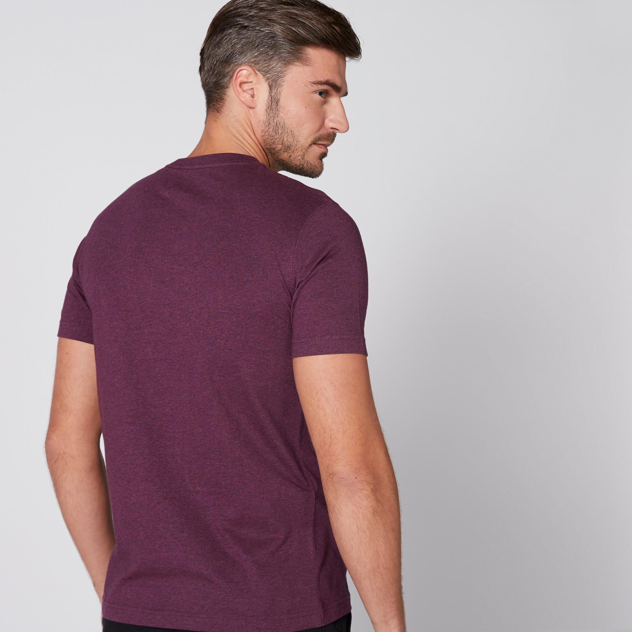 تيشيرت بياقة ضيّقة وأكمام قصيرة وطبعات-men-clothing-tshirtsandpolos-tshirts-image-3