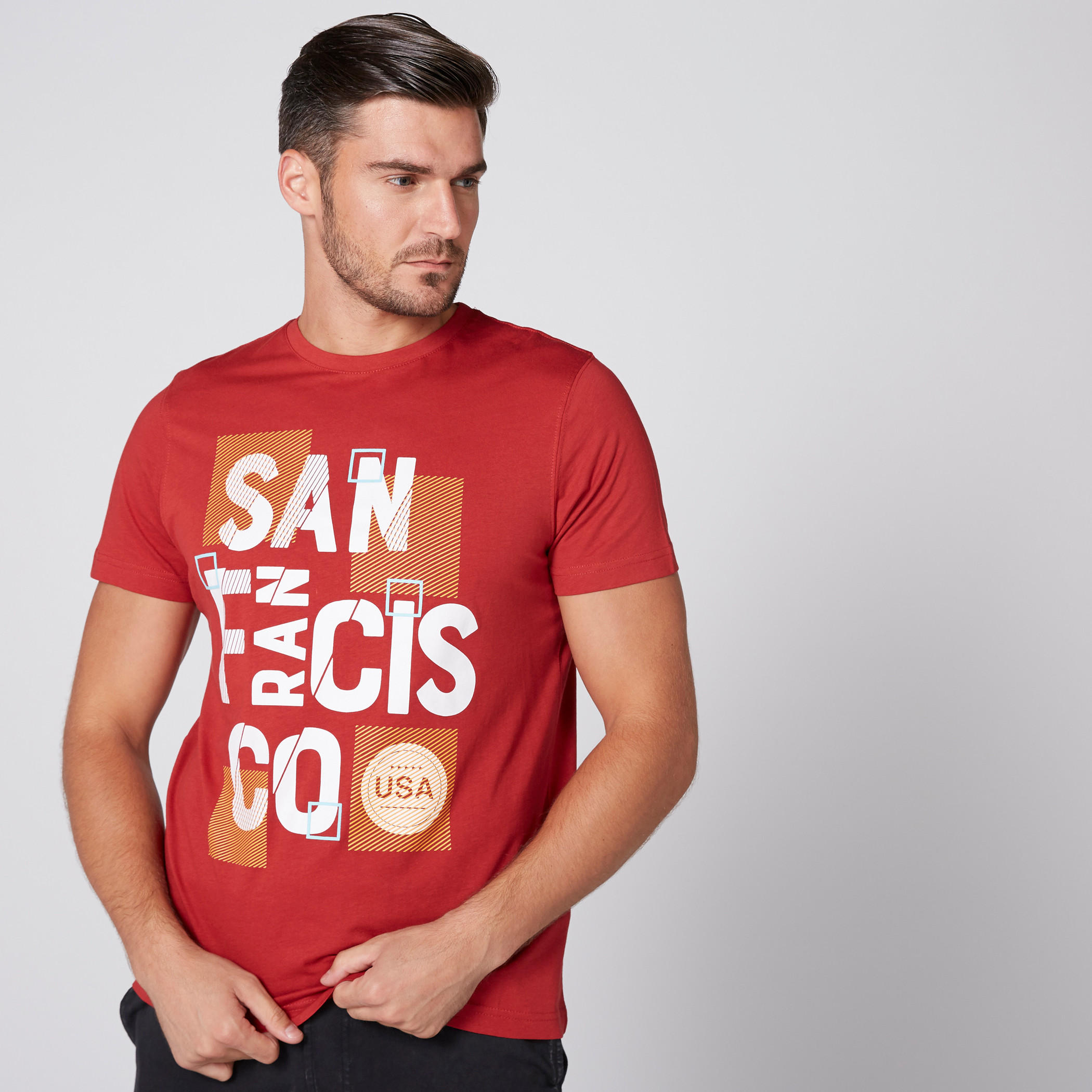 تيشيرت بياقة مستديرة وأكمام قصيرة وطبعات-men-clothing-tshirtsandpolos-tshirts-image-1