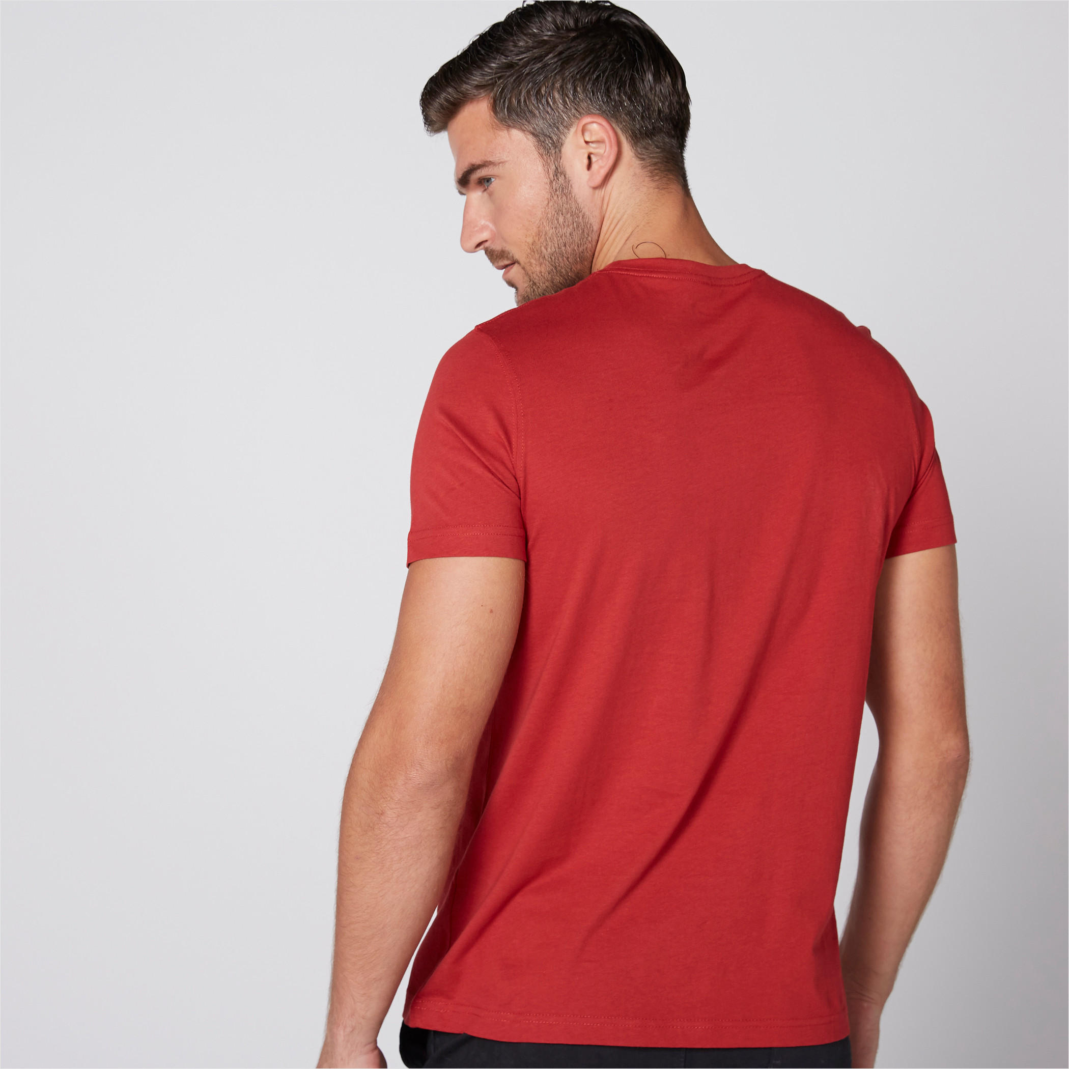 تيشيرت بياقة مستديرة وأكمام قصيرة وطبعات-men-clothing-tshirtsandpolos-tshirts-image-2