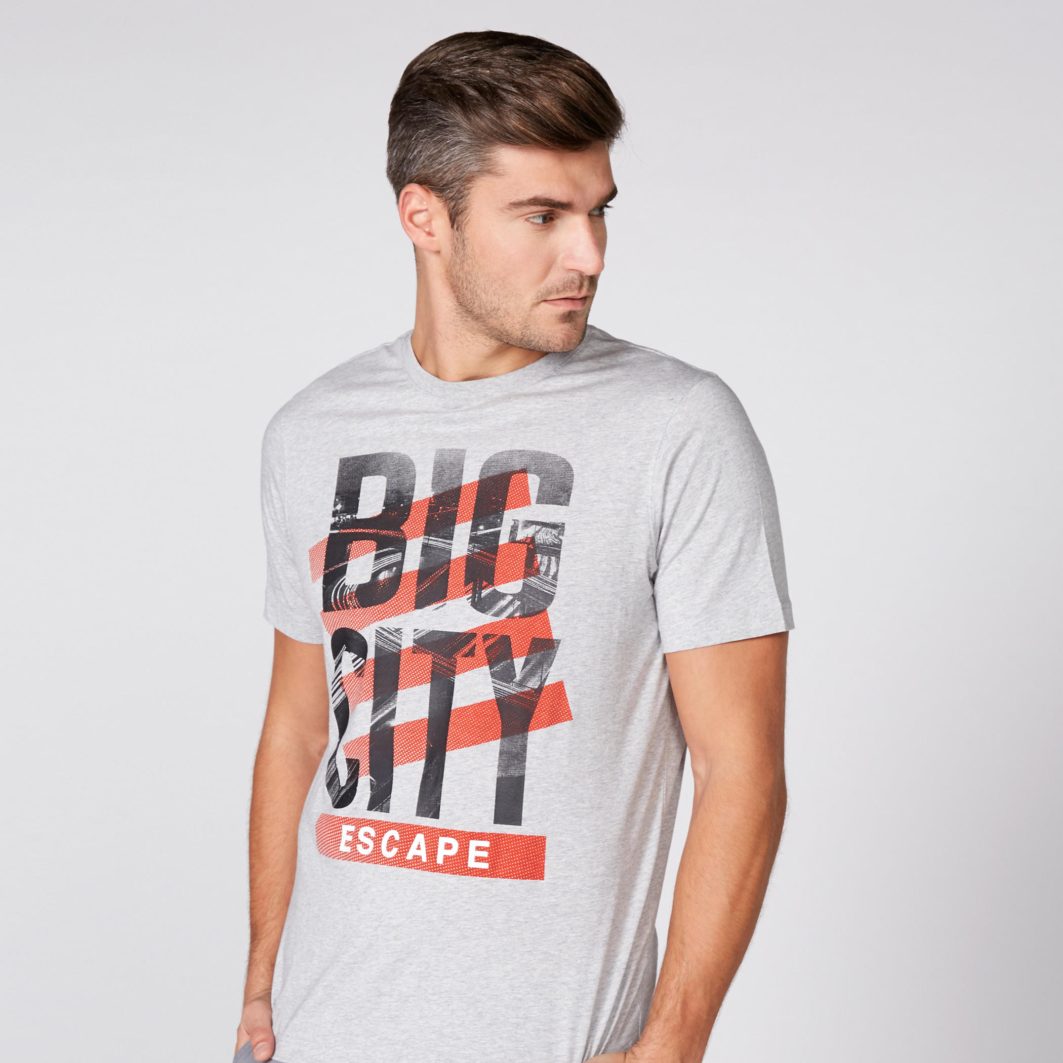 تيشيرت بياقة مستديرة وأكمام قصيرة مع طبعات-men-clothing-tshirtsandpolos-tshirts-image-1
