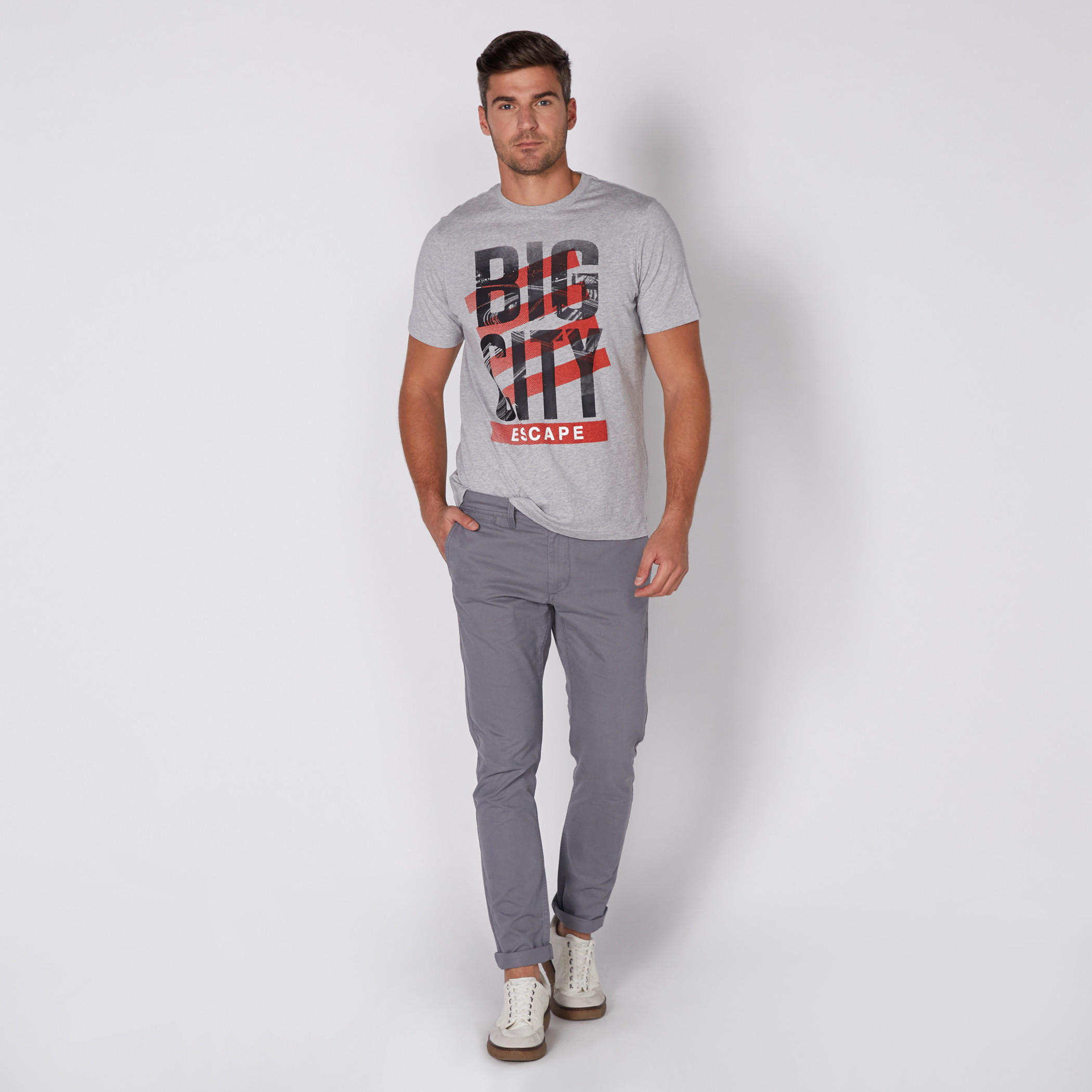 تيشيرت بياقة مستديرة وأكمام قصيرة مع طبعات-men-clothing-tshirtsandpolos-tshirts-image-2