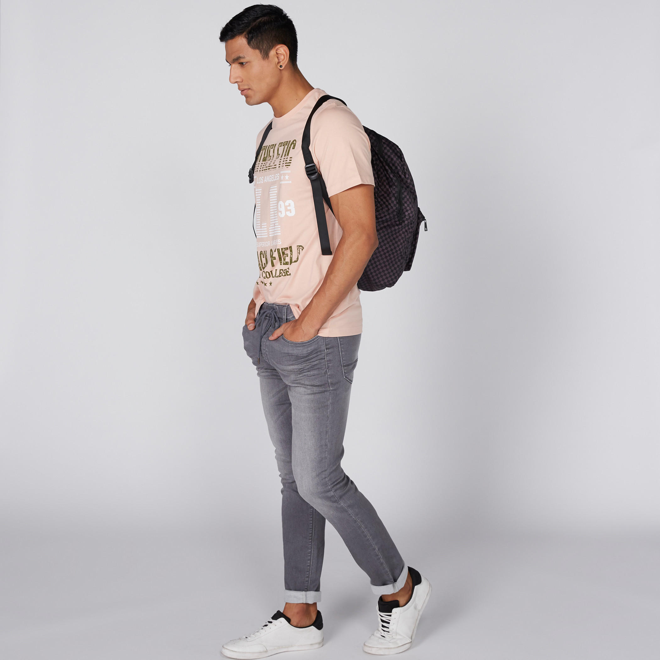 تيشيرت بياقة مستديرة وأكمام قصيرة وطبعات-men-clothing-tshirtsandpolos-tshirts-image-2