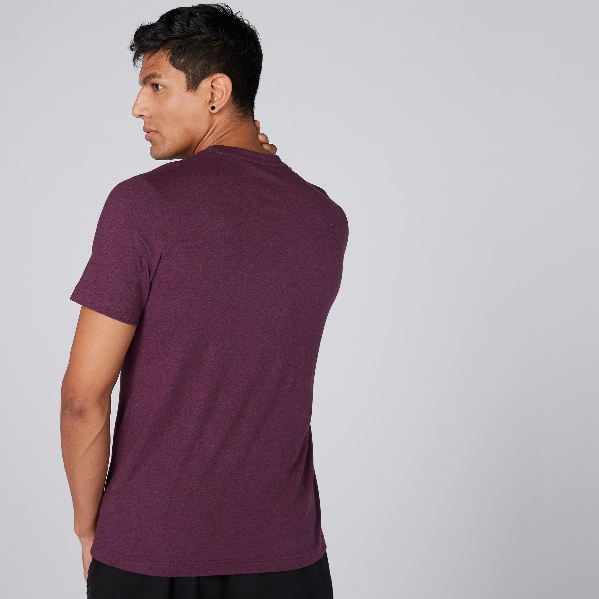 تيشيرت بياقة مستديرة وأكمام قصيرة وطبعات-men-clothing-tshirtsandpolos-tshirts-image-2