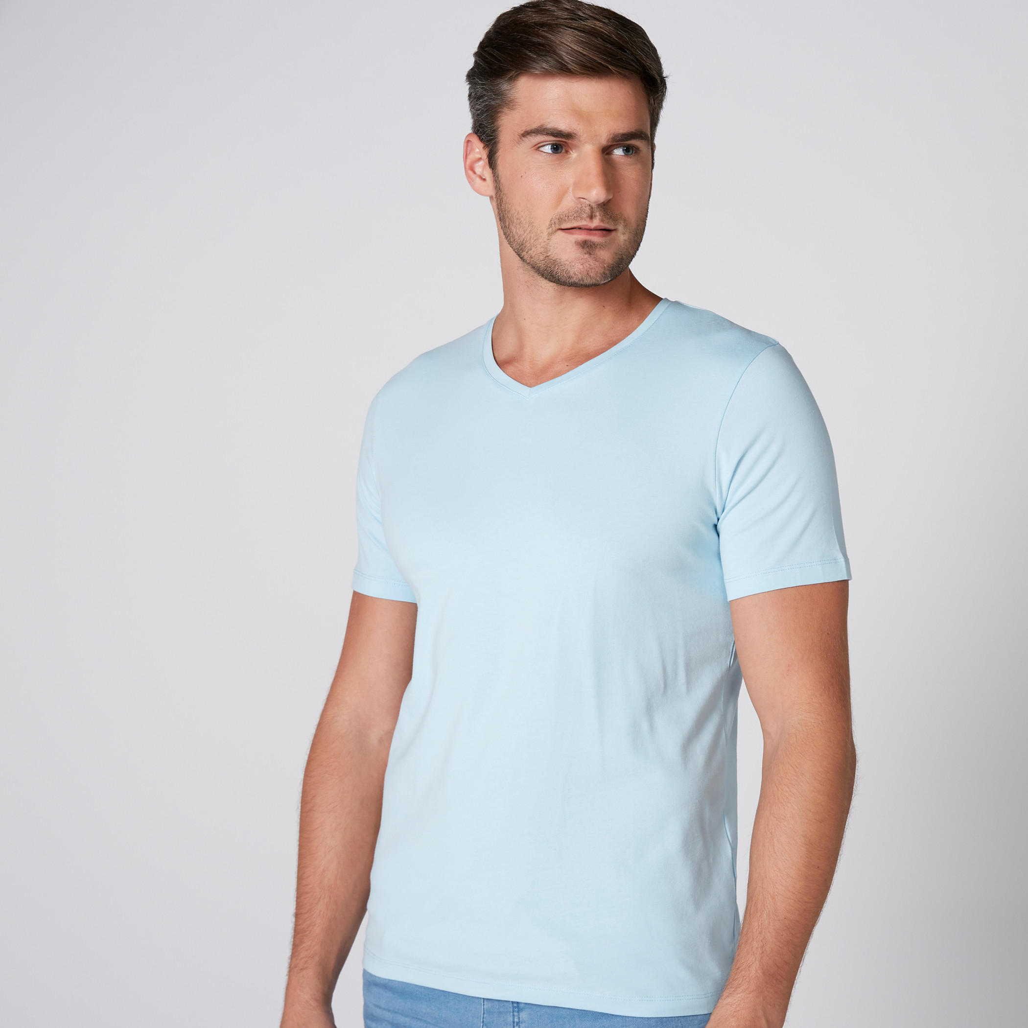 تيشيرت بياقة V وأكمام قصيرة-men-clothing-tshirtsandpolos-tshirts-image-3