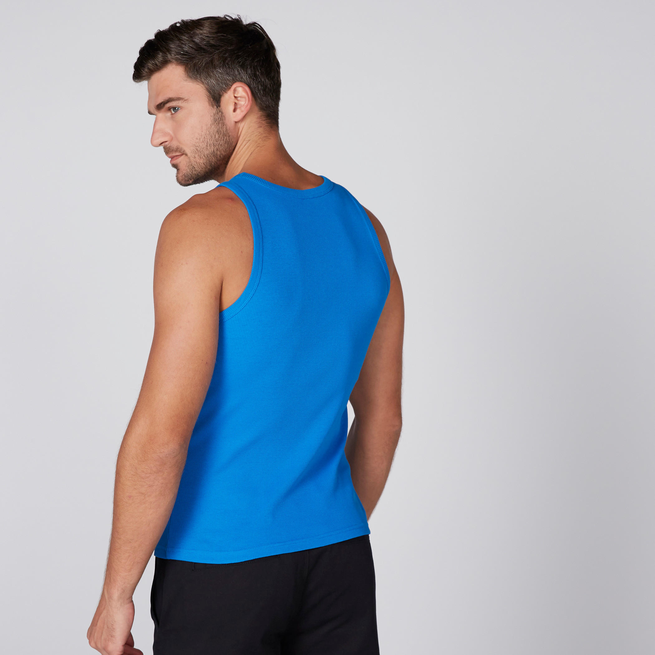 سترة فيست دون أكمام بياقة عميقة-men-clothing-tshirtsandpolos-vests-image-2