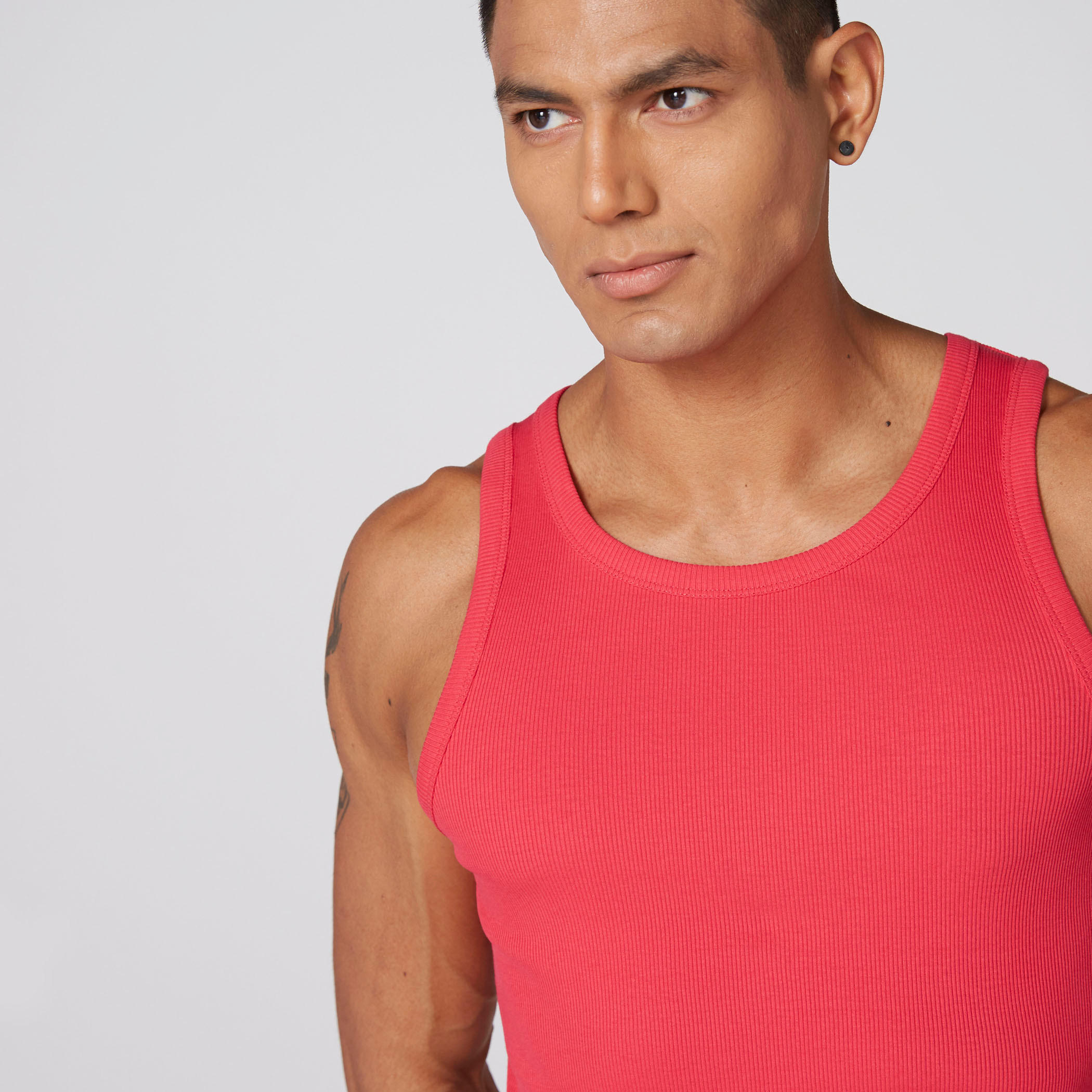 سترة بياقة عميقة-men-clothing-tshirtsandpolos-vests-image-4