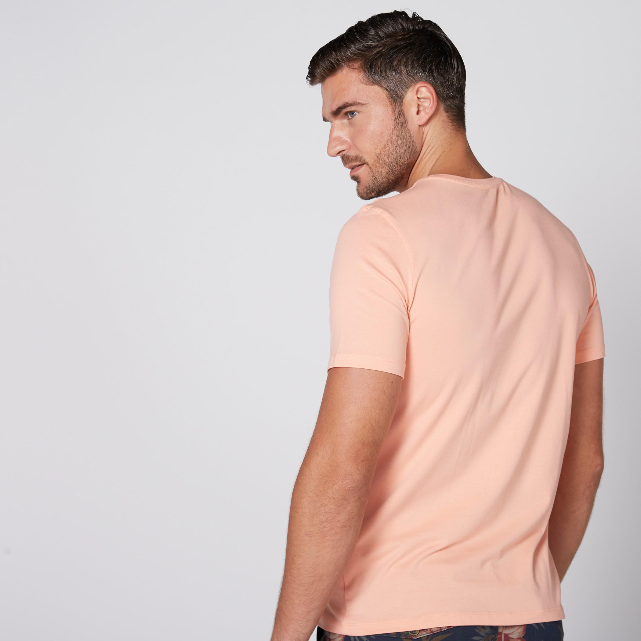 تيشيرت بياقة مستديرة وأكمام قصيرة-men-clothing-tshirtsandpolos-tshirts-image-3
