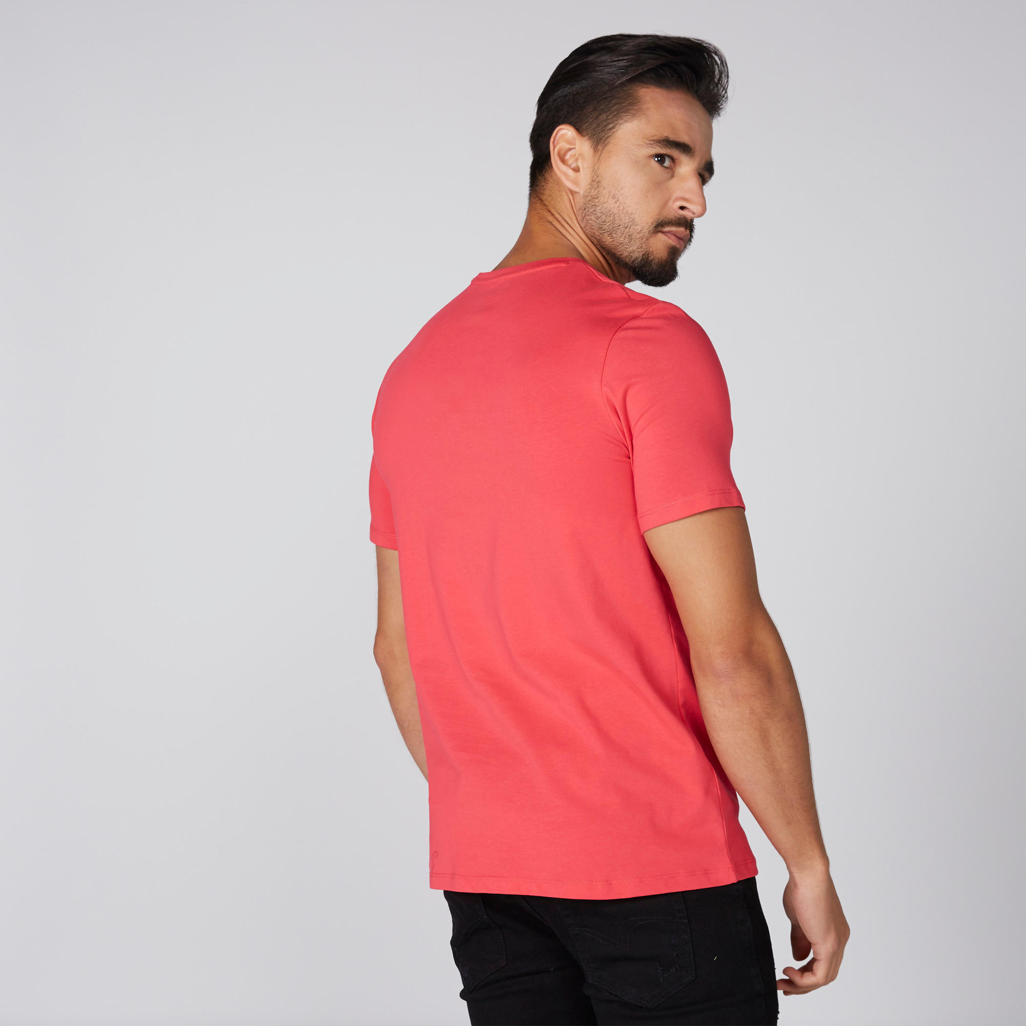 تيشيرت بأكمام قصيرة وياقة مستديرة-men-clothing-tshirtsandpolos-tshirts-image-3