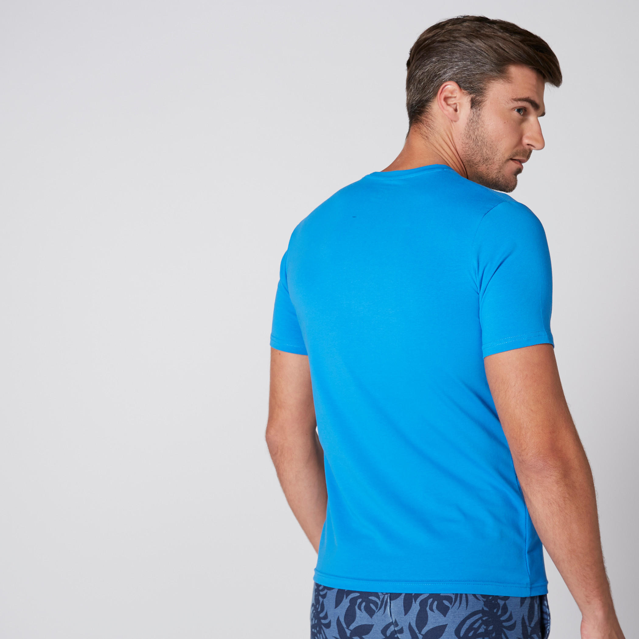 تيشيرت بياقة مستديرة وأكمام قصيرة-men-clothing-tshirtsandpolos-tshirts-image-1
