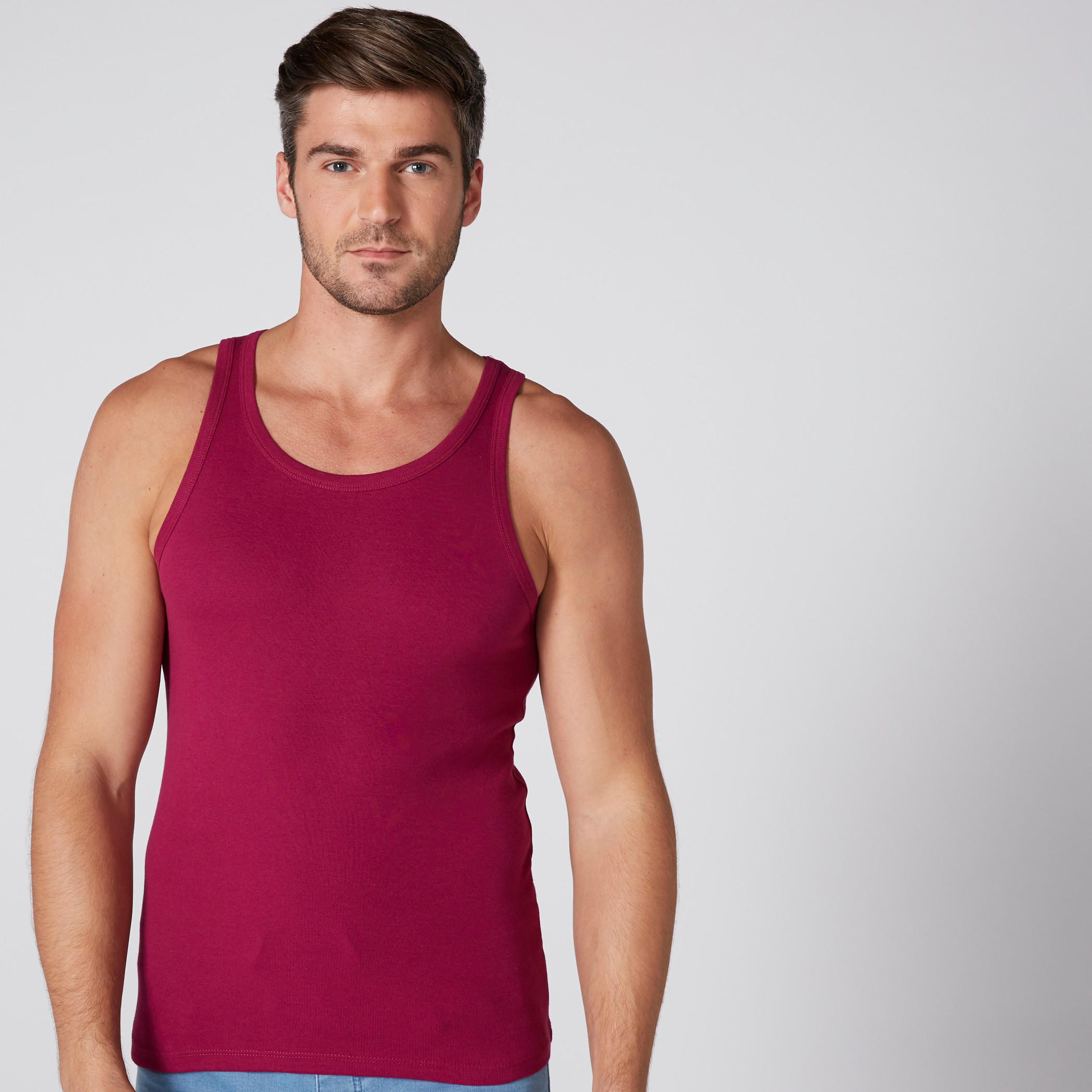 سترة فيست دون أكمام بياقة عميقة-men-clothing-tshirtsandpolos-vests-image-2