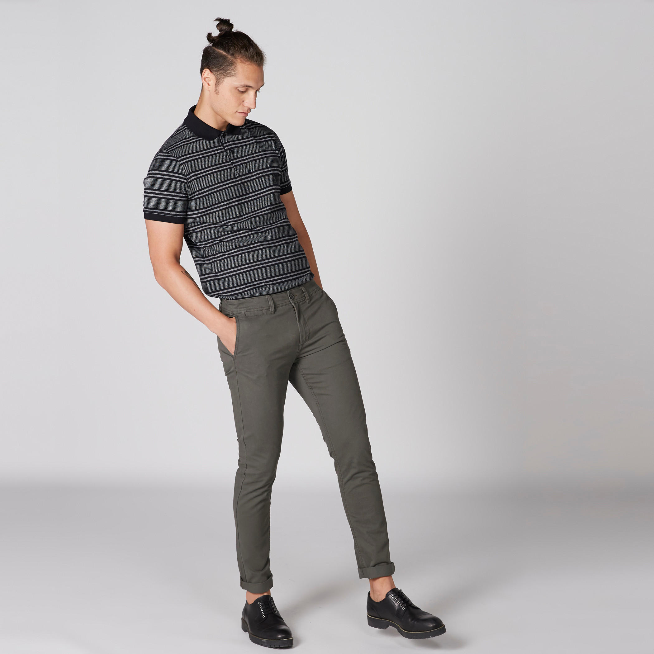 تيشيرت مقلّم بياقة بولو وأكمام قصيرة-men-clothing-tshirtsandpolos-polos-image-1
