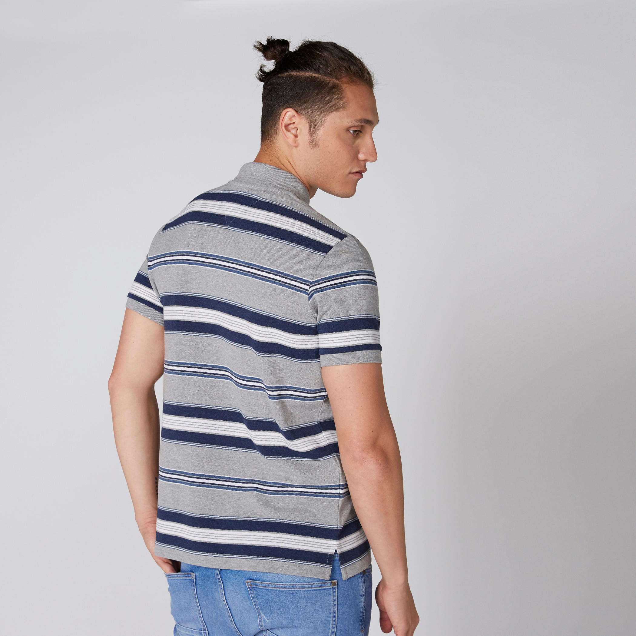 تيشيرت مقلّم بياقة بولو وأكمام قصيرة-men-clothing-tshirtsandpolos-polos-image-2