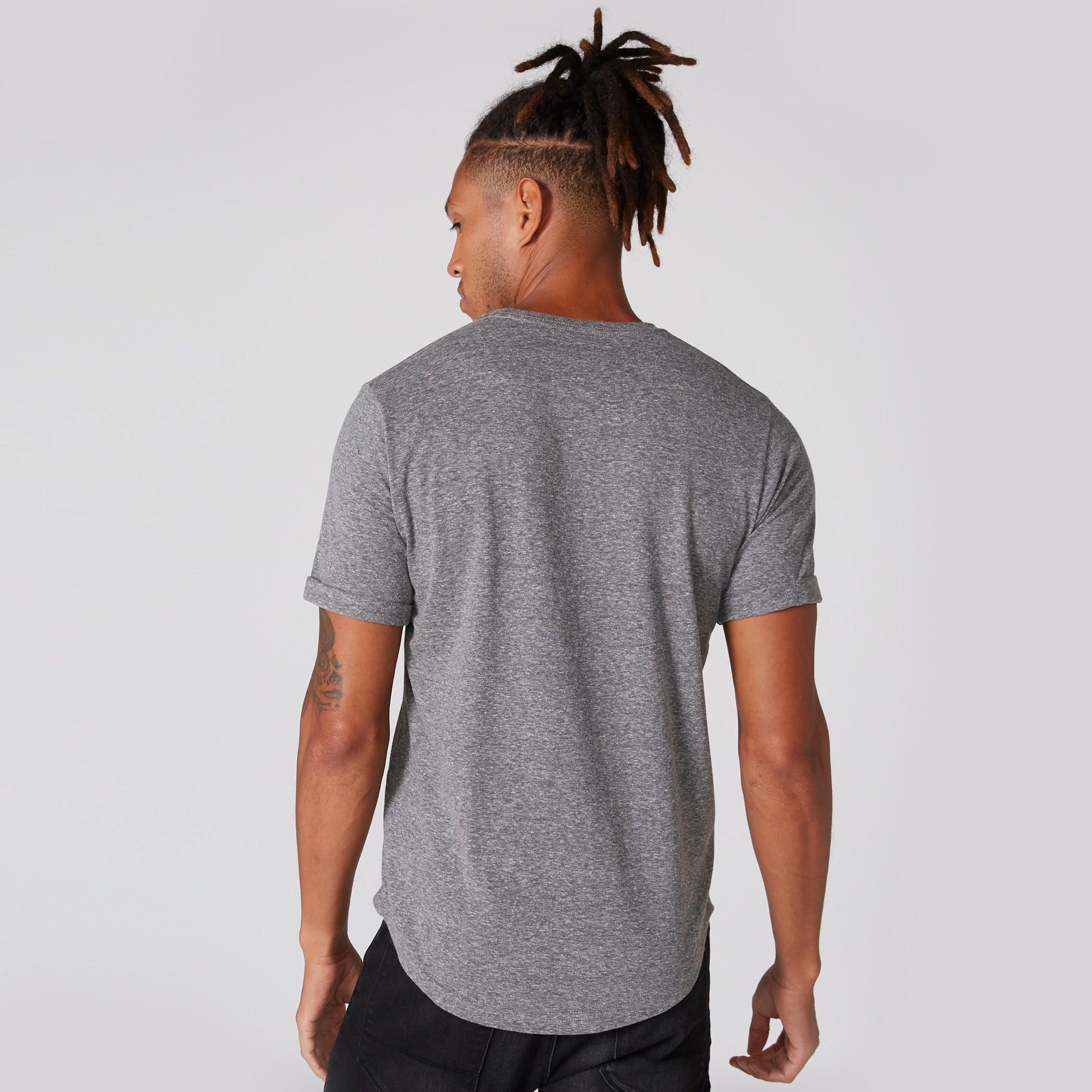 تيشيرت بياقة مستديرة وأكمام قصيرة-men-clothing-tshirtsandpolos-tshirts-image-2