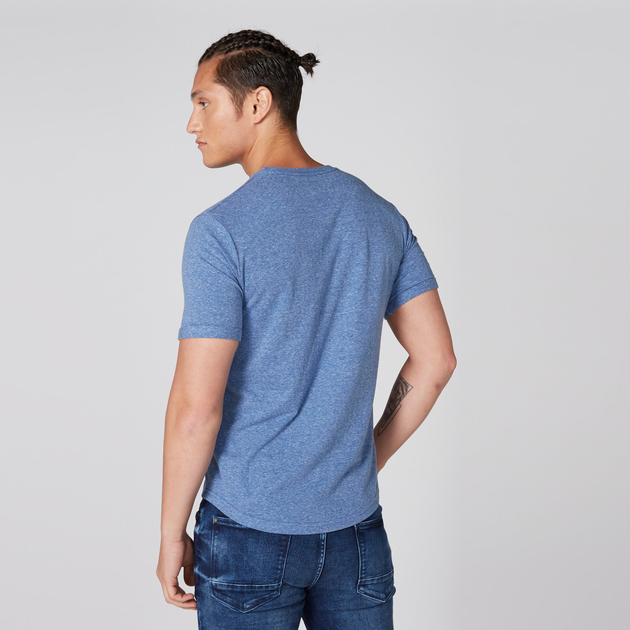 تيشيرت بياقة مستديرة وأكمام قصيرة-men-clothing-tshirtsandpolos-tshirts-image-2