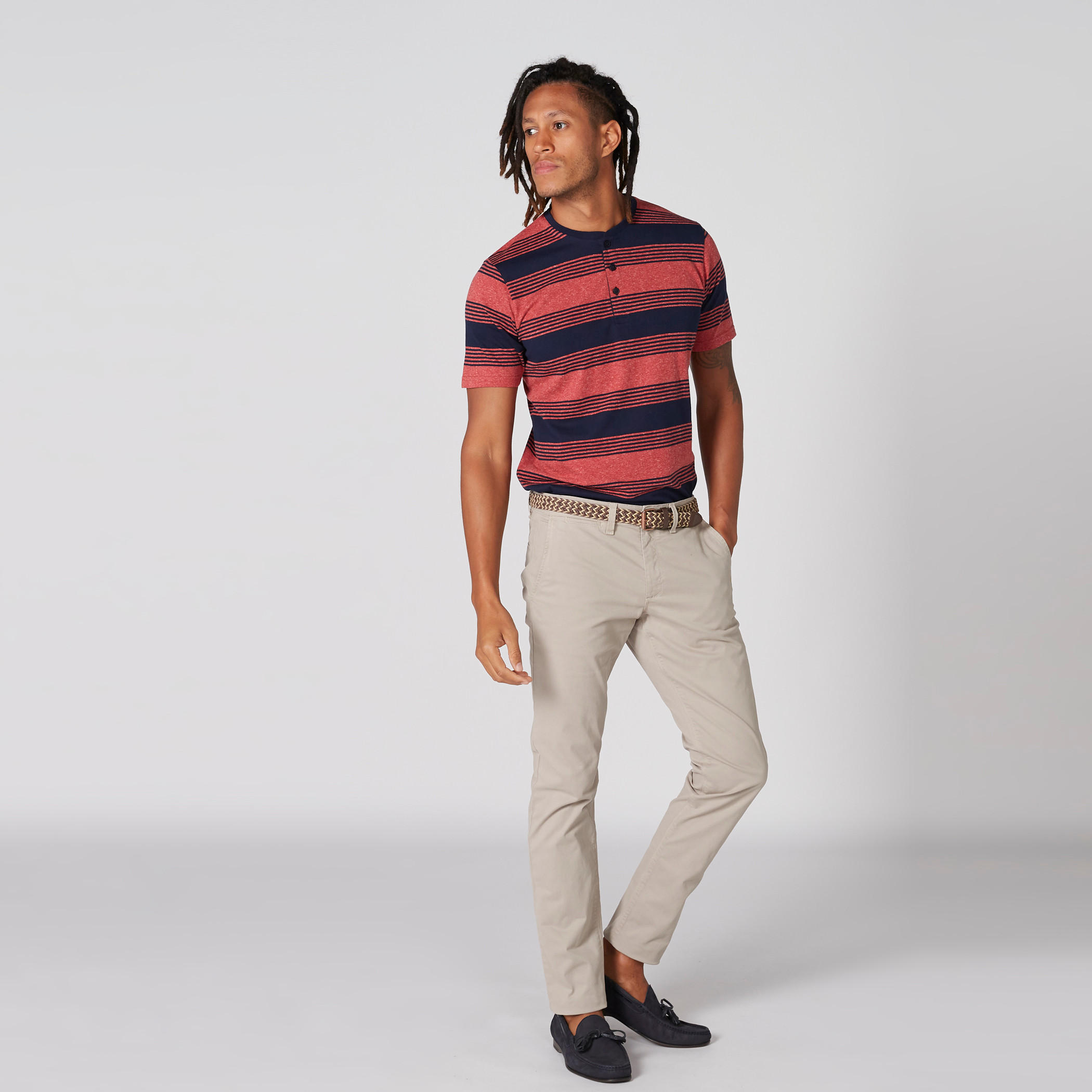 تيشيرت مقلّم بياقة هينلي وأكمام قصيرة-men-clothing-tshirtsandpolos-tshirts-image-3