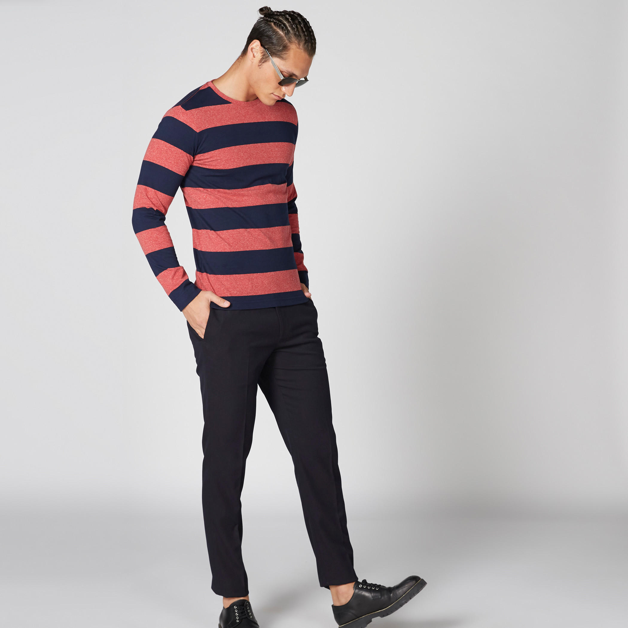 تيشيرت مقلّم بياقة ضيقة وأكمام طويلة-men-clothing-tshirtsandpolos-tshirts-image-3