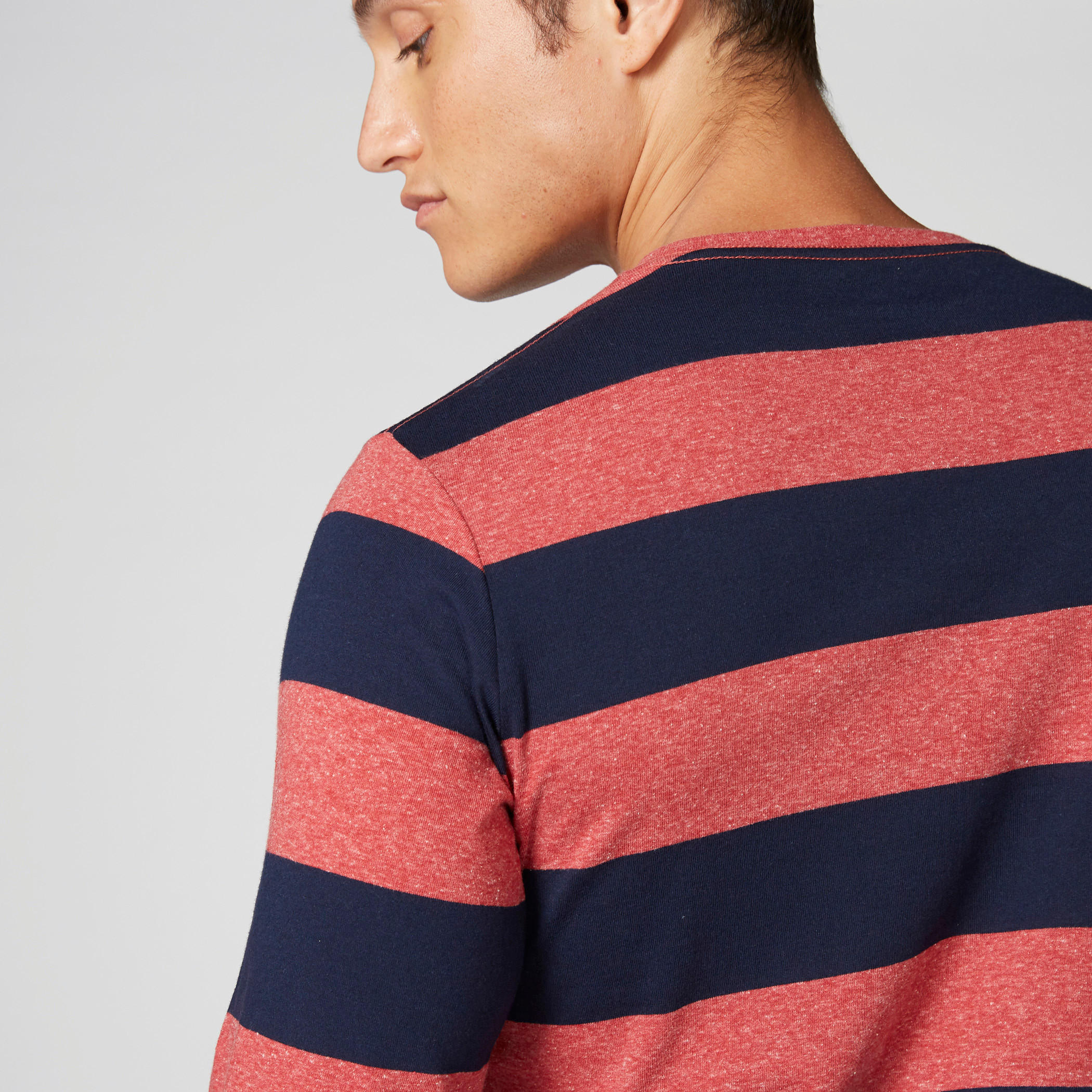 تيشيرت مقلّم بياقة ضيقة وأكمام طويلة-men-clothing-tshirtsandpolos-tshirts-image-4